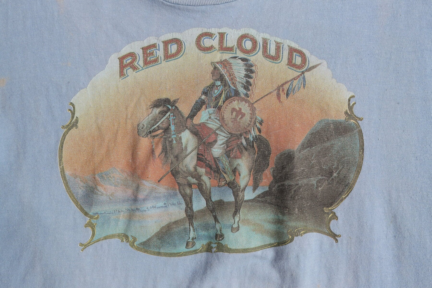 Vintage Iron Print Red Cloud Blue T-shirt