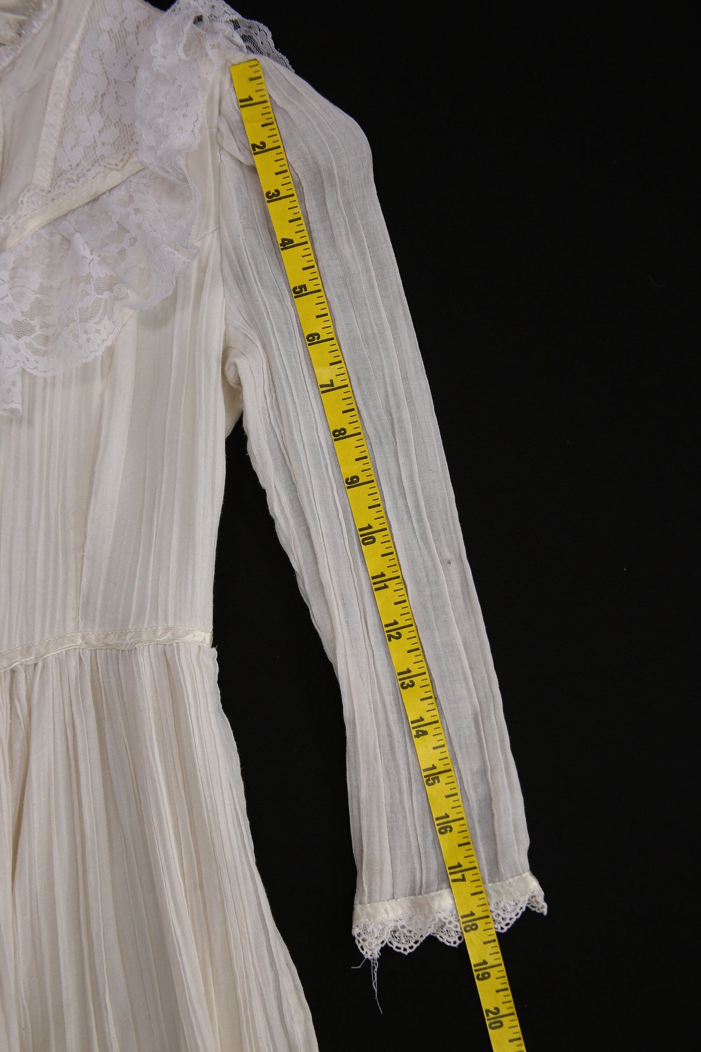 Vintage Gunne Sax Dress / Youth Size / Long Sleeve / Waist Belt / 1970s