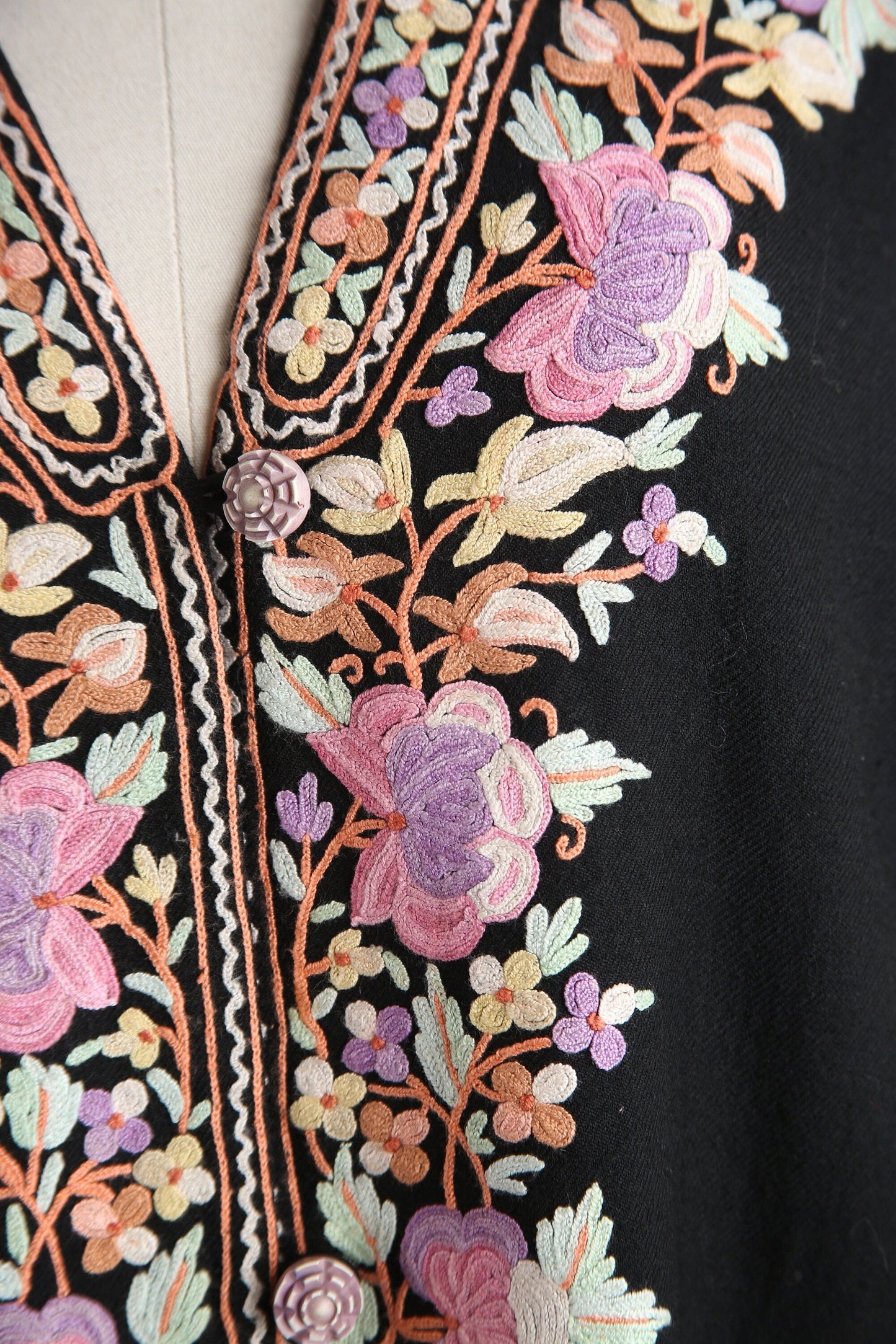 Vintage Women's Black Tunic Dress with Floral Embroidery