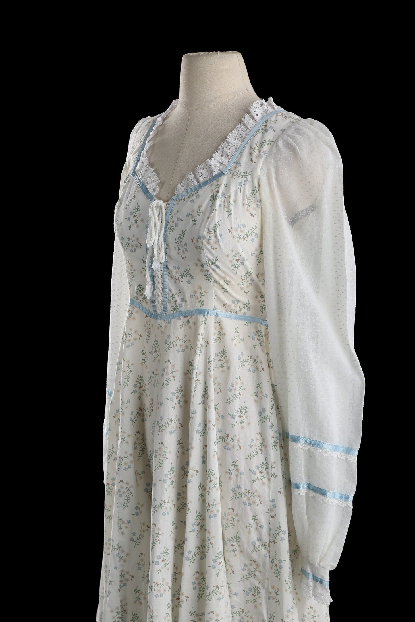 Vintage Prairie Dress / Long Sleeve / Floral Print