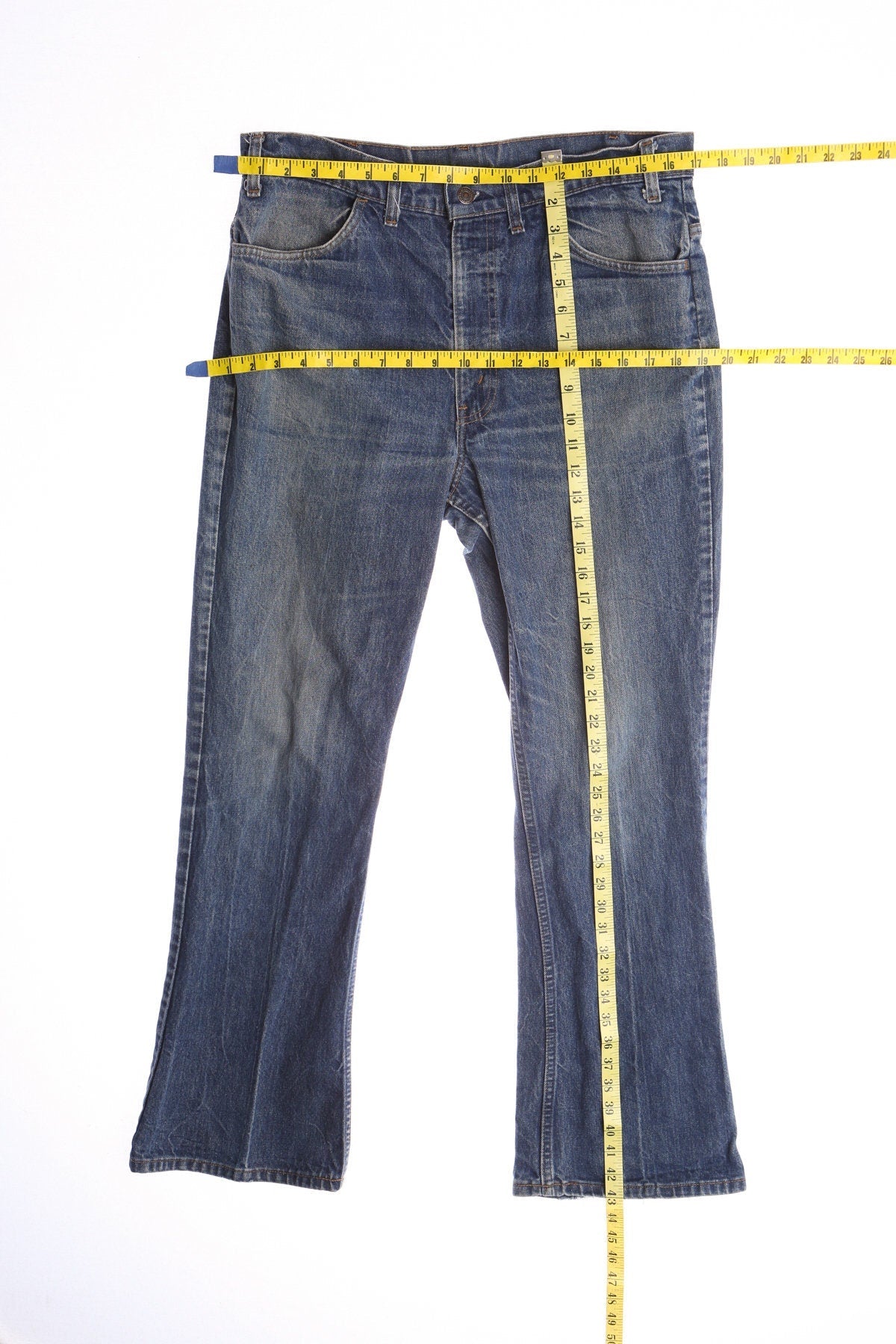 Vintage Levi's Jeans / Medium Wash