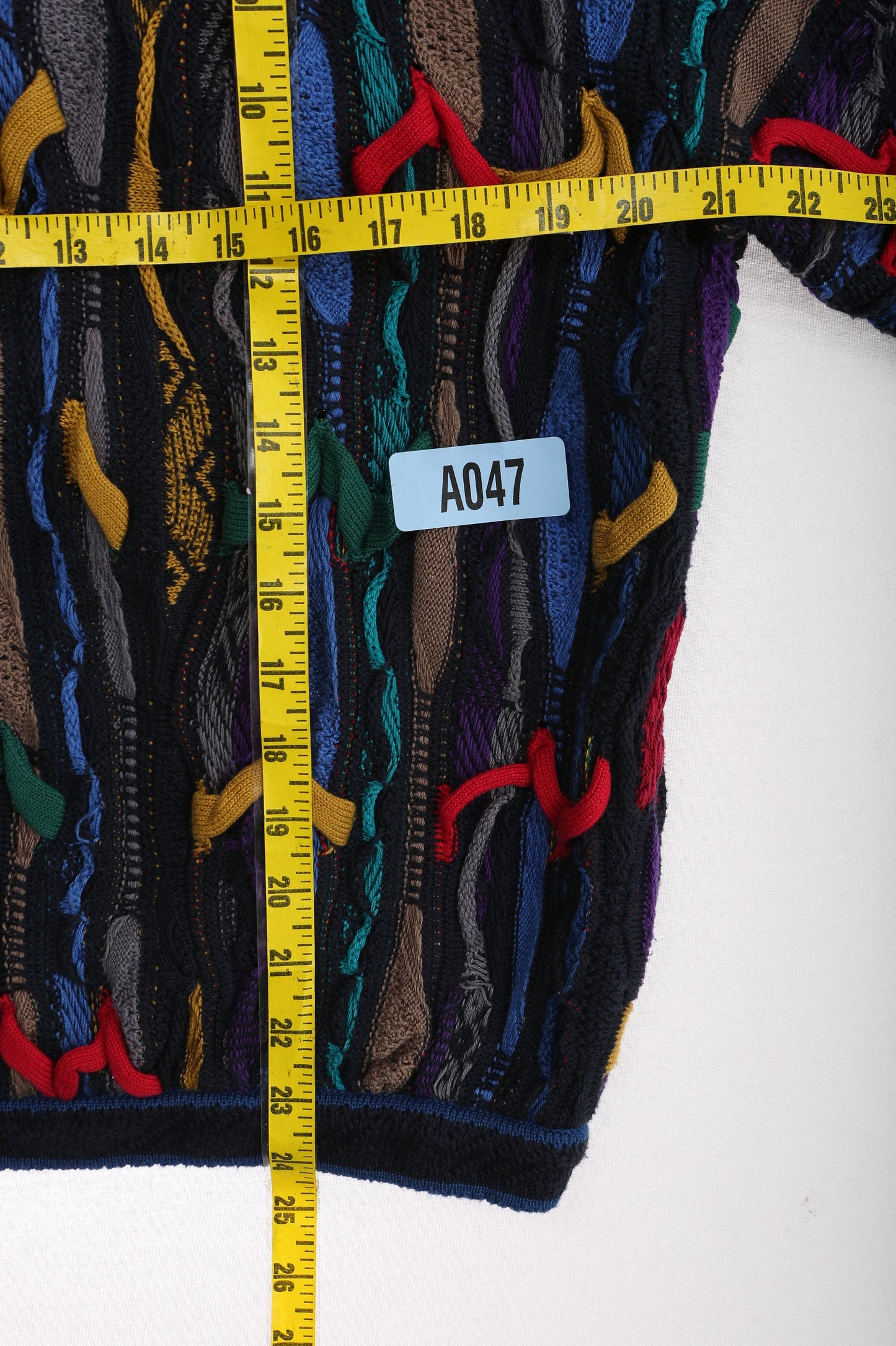 Vintage Crew Neck COOGI Sweater / Era 1990's - Y2K