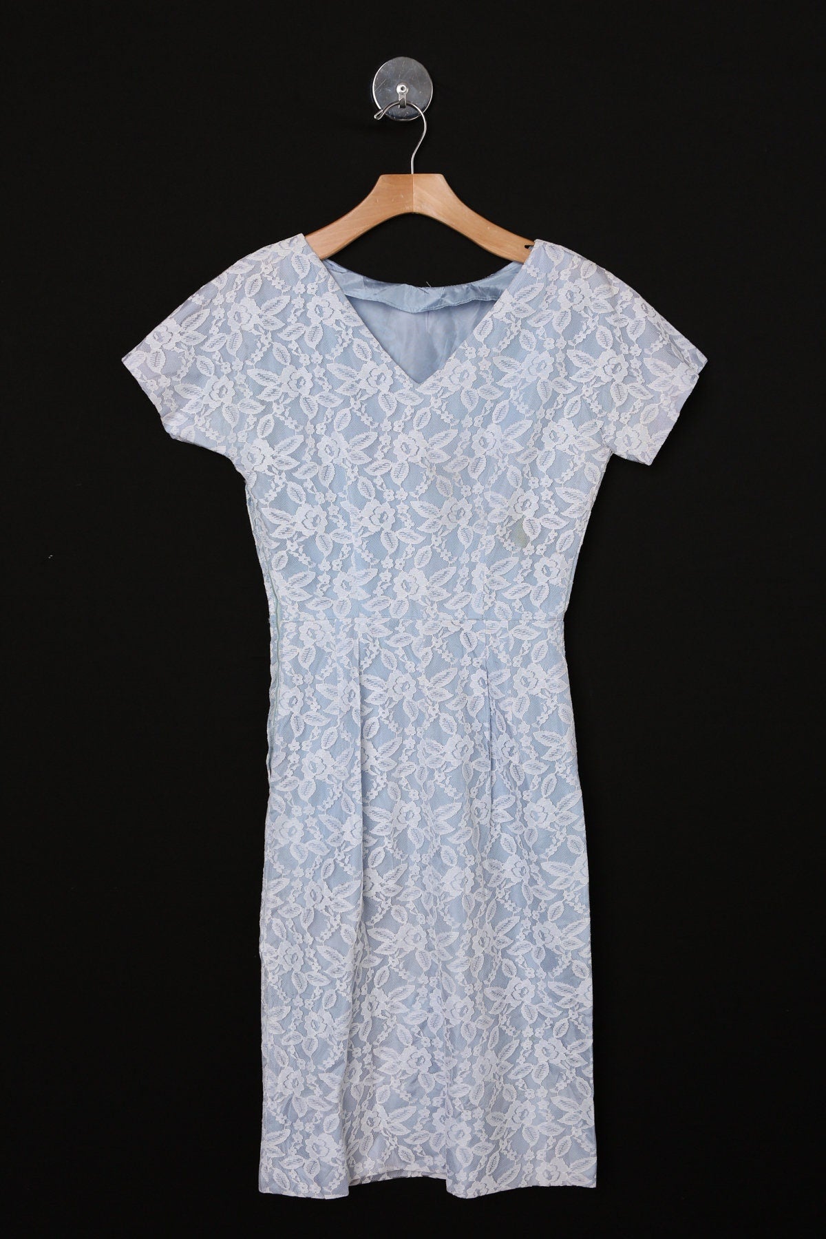 Vintage 1950s Dress / Lace Floral Pattern / Short Sleeve / V neck