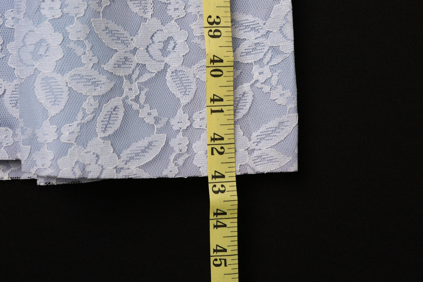 Vintage 1950s Dress / Lace Floral Pattern / Short Sleeve / V neck