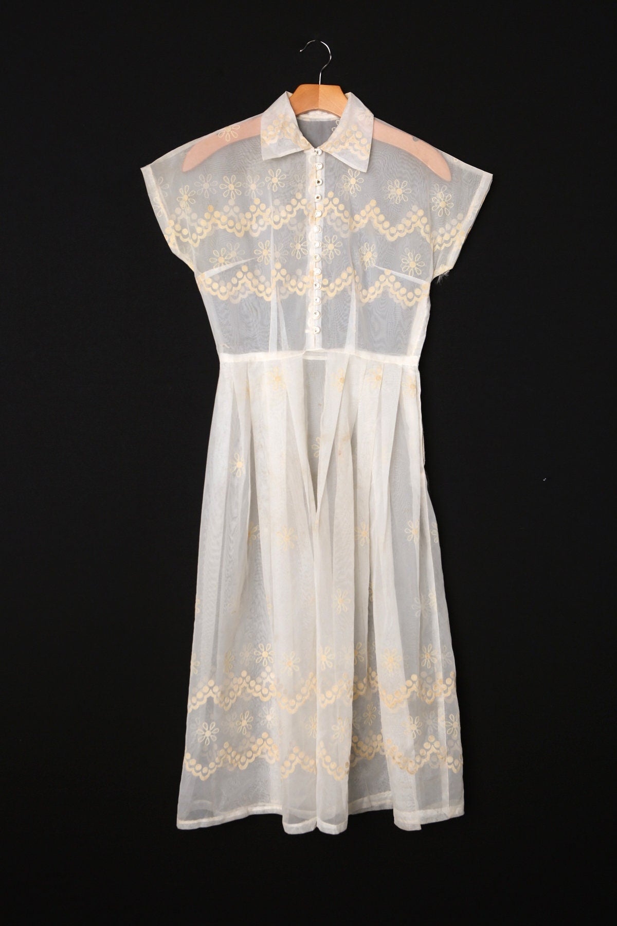 1950's White Sheer Dress / Floral Pattern / Vintage / Short Sleeve