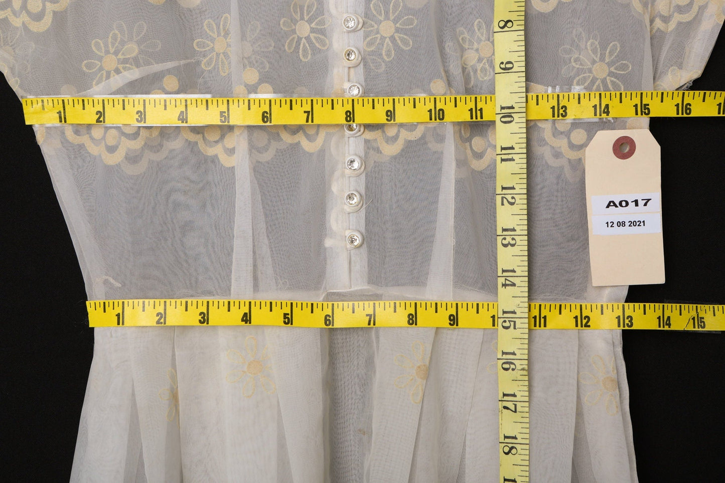 1950's White Sheer Dress / Floral Pattern / Vintage / Short Sleeve