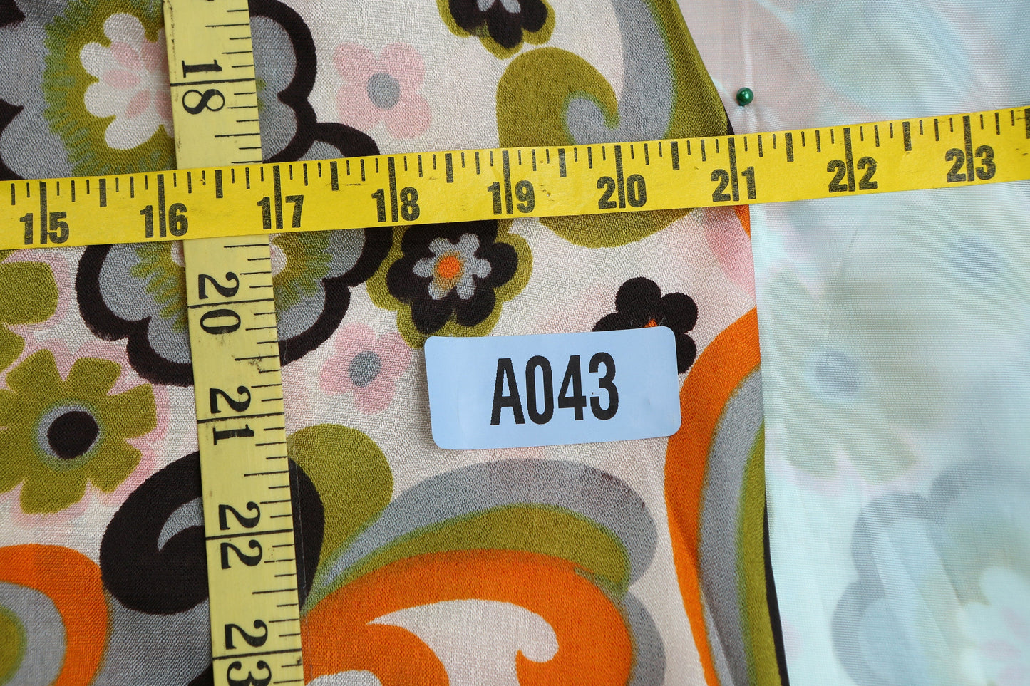 1970s Jumpsuit / Floral Pattern