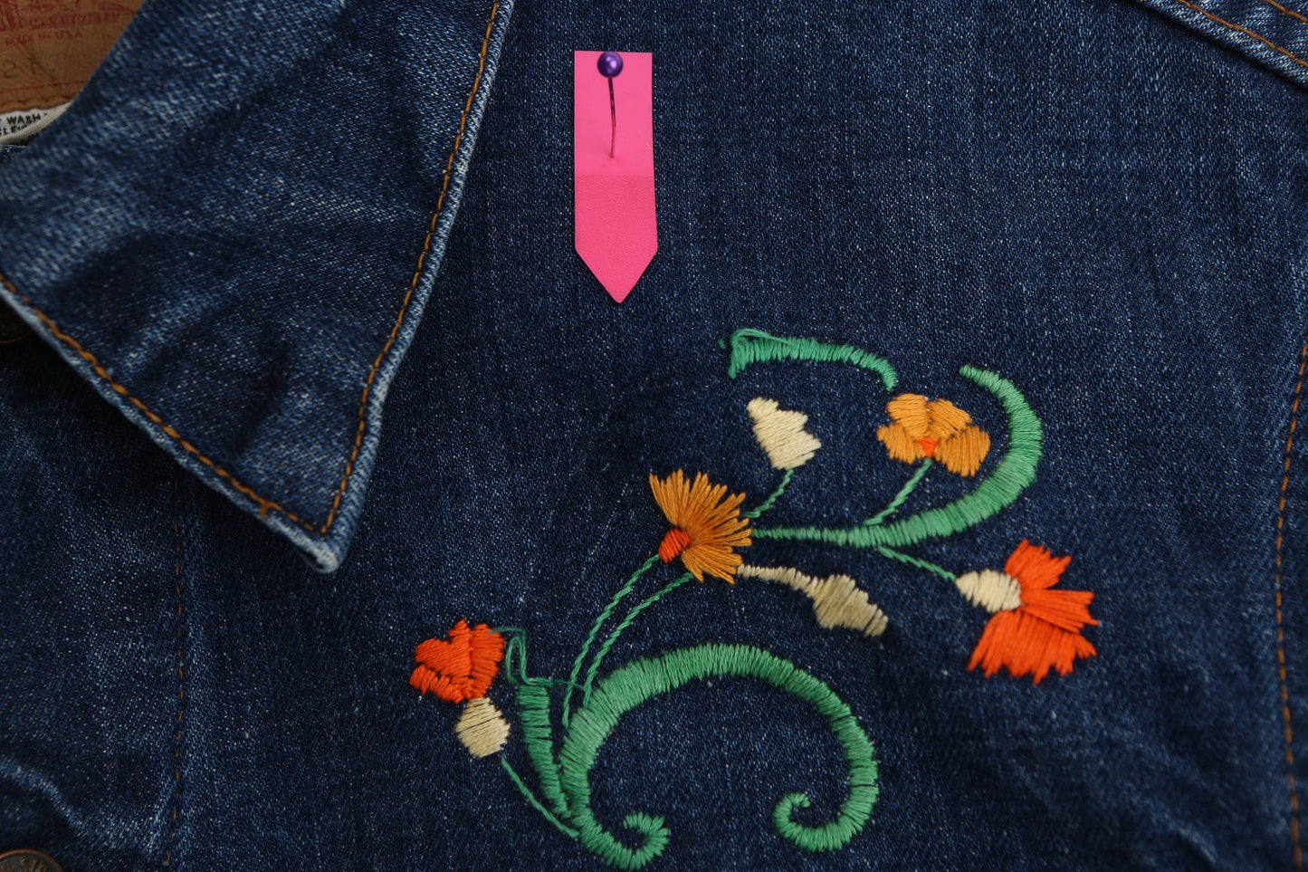 Vintage Levi's Jacket / Denim / Blue / 1970s / Embroidered / Dark Wash