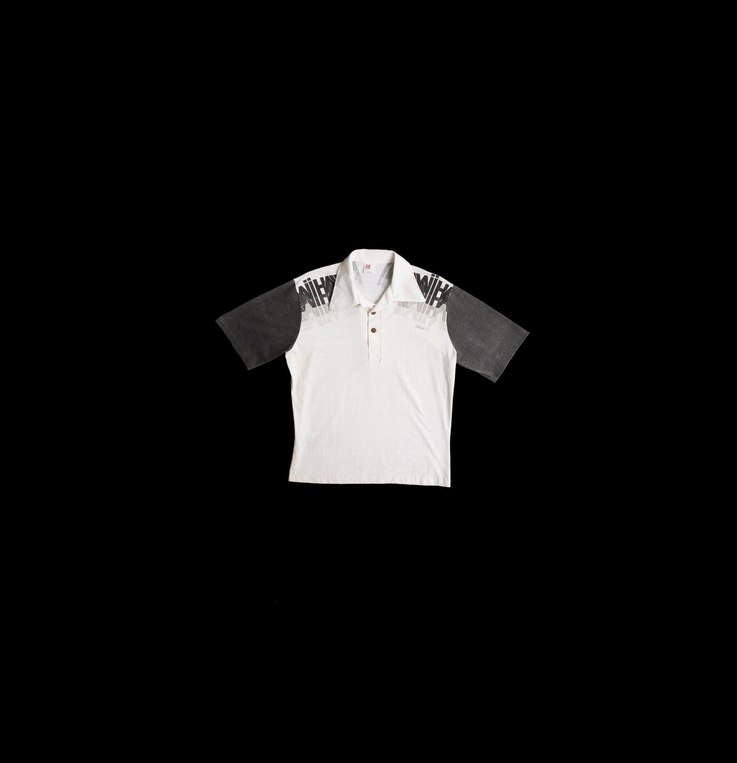 Vintage Polo Shirt with Hawaii Print on Shoulder - Era 70's - 80's