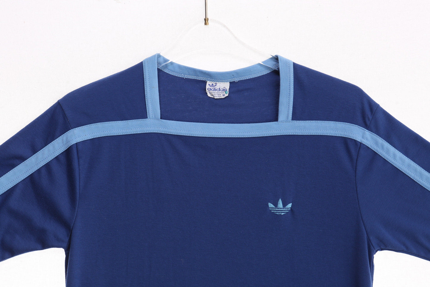 Vintage Women's Blue Adidas Top - Estimated Era 1970's - 1980's