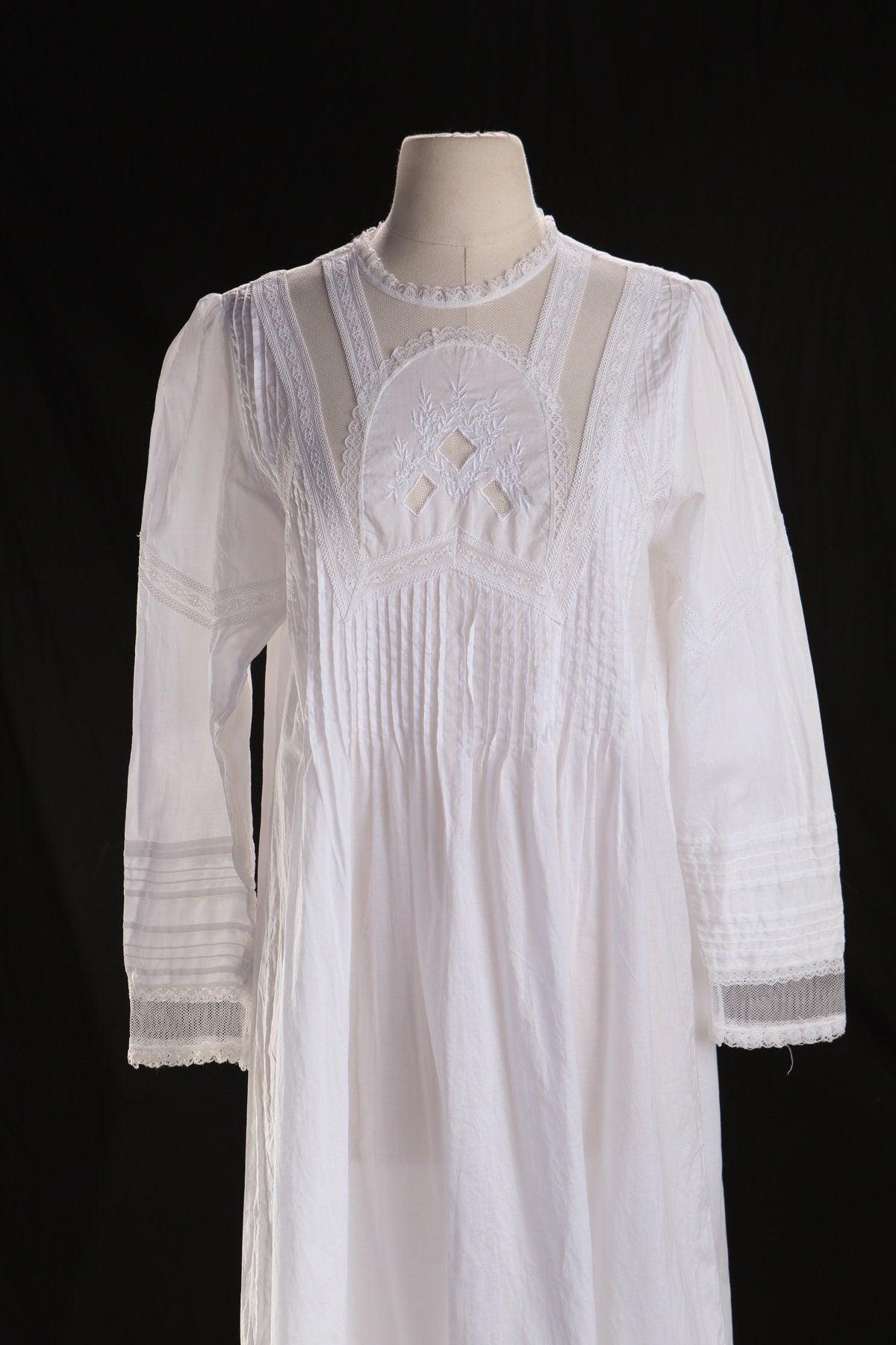 Vintage Women White Nightgown Dress