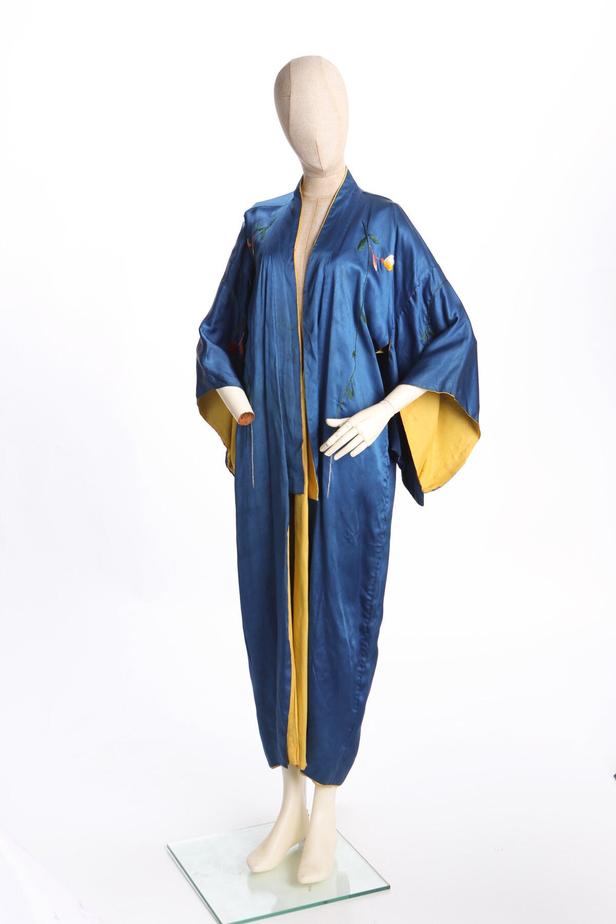 Vintage Blue Embroidered Flowers Kimono Robe