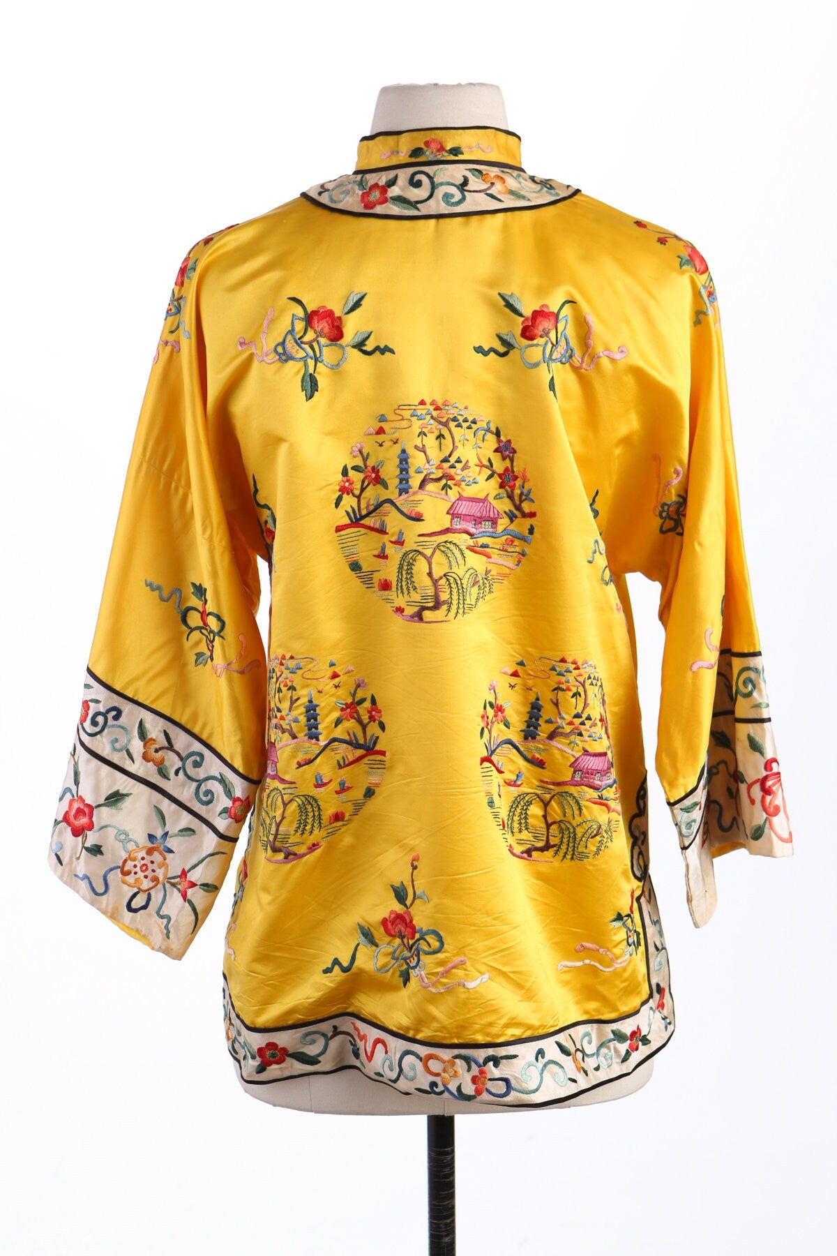 Vintage Women Cheongsam Yellow Embroidered Blouse