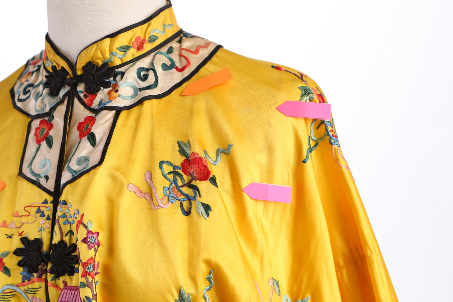 Vintage Women Cheongsam Yellow Embroidered Blouse