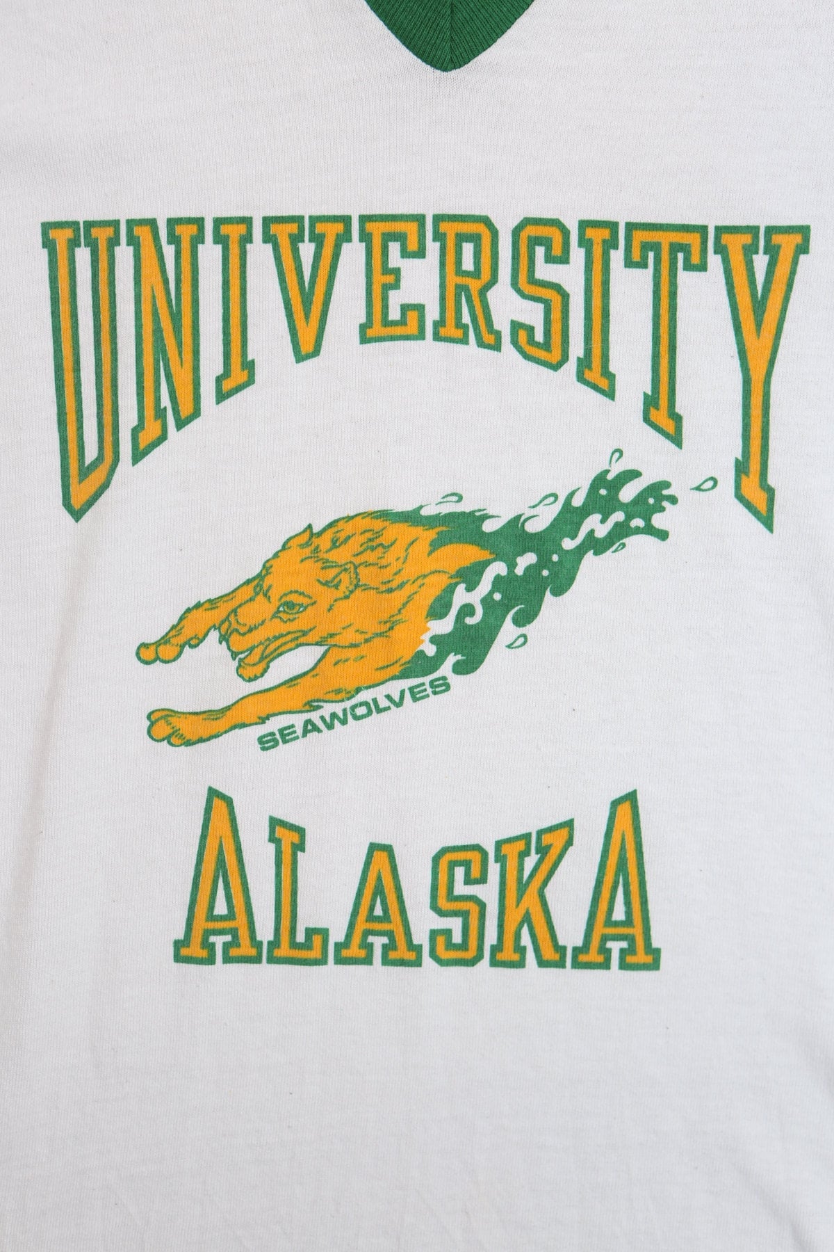 Vintage University Of Alaska Seawolves White Graphic T-shirt