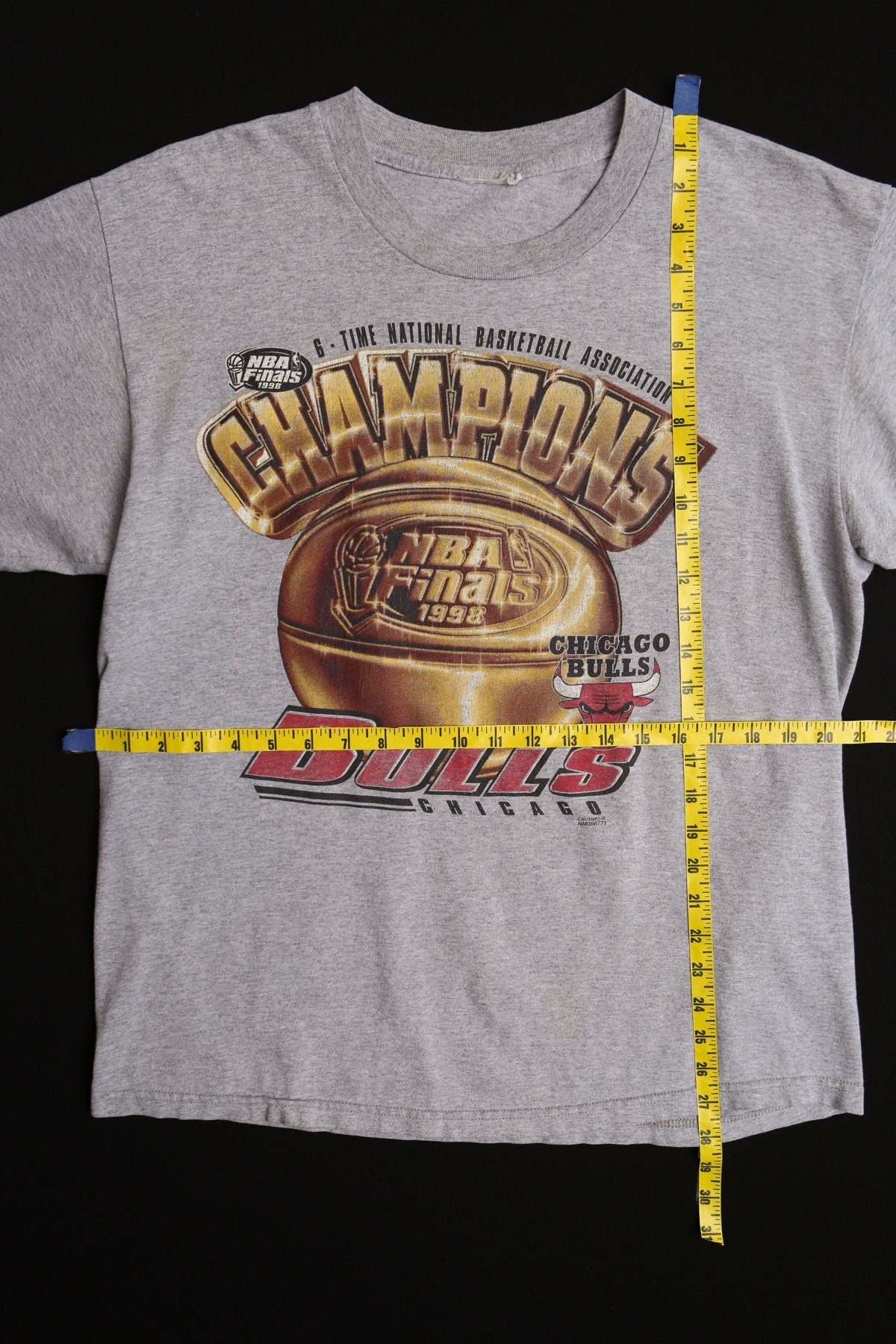1998 Chicago Bulls Champions Basketball Graphic T-shirt
