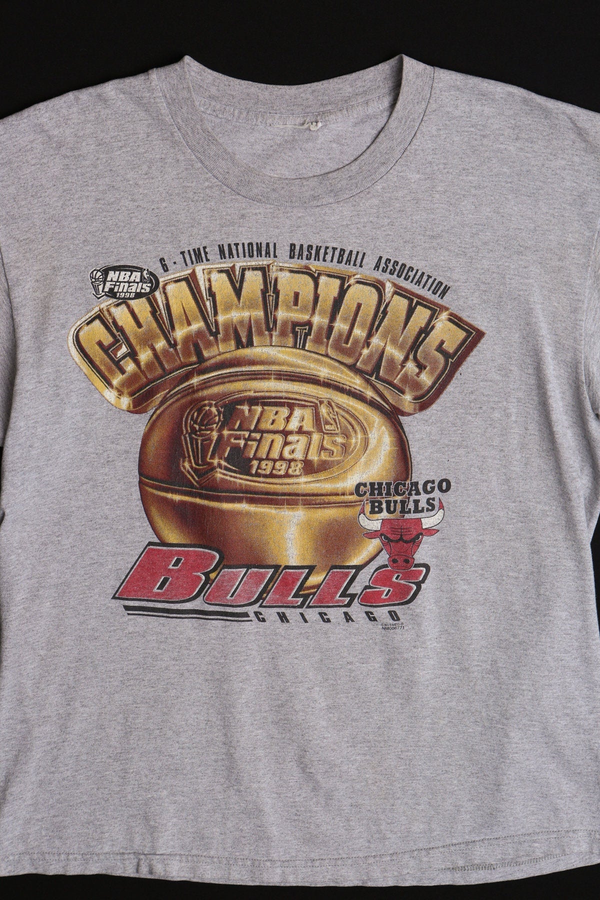 1998 Chicago Bulls Champions Basketball Graphic T-shirt