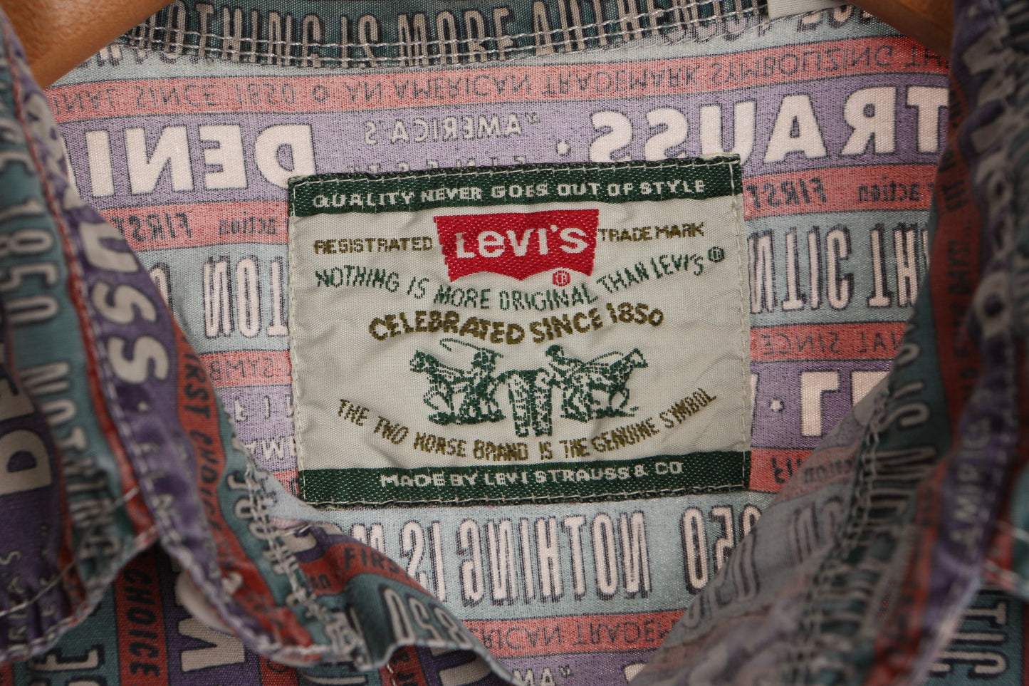 Vintage Levi's Long Sleeve Button Up Shirt - Levi's Words Graphic Pattern