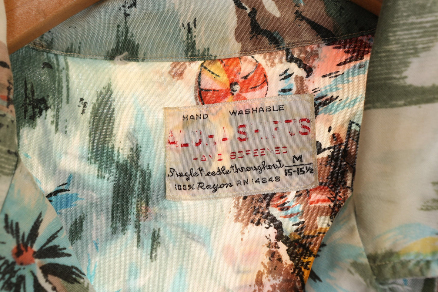 Vintage Men Hawaiian Shirt - Beach Print - Era ( 70's - 80's )