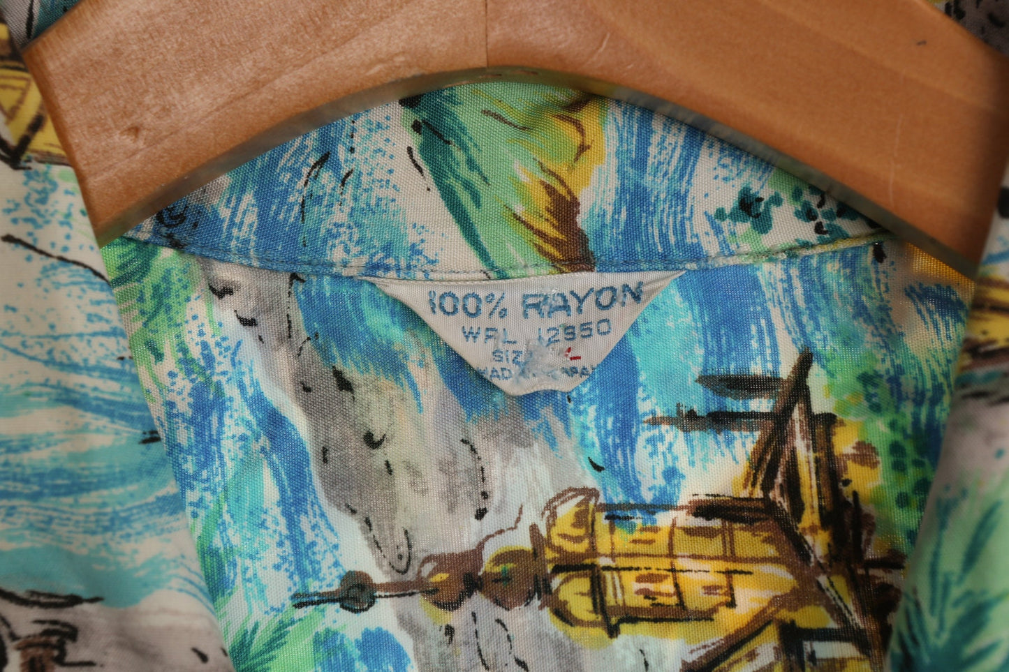 Vintage Men Hawaiian Shirt - Made in Japan