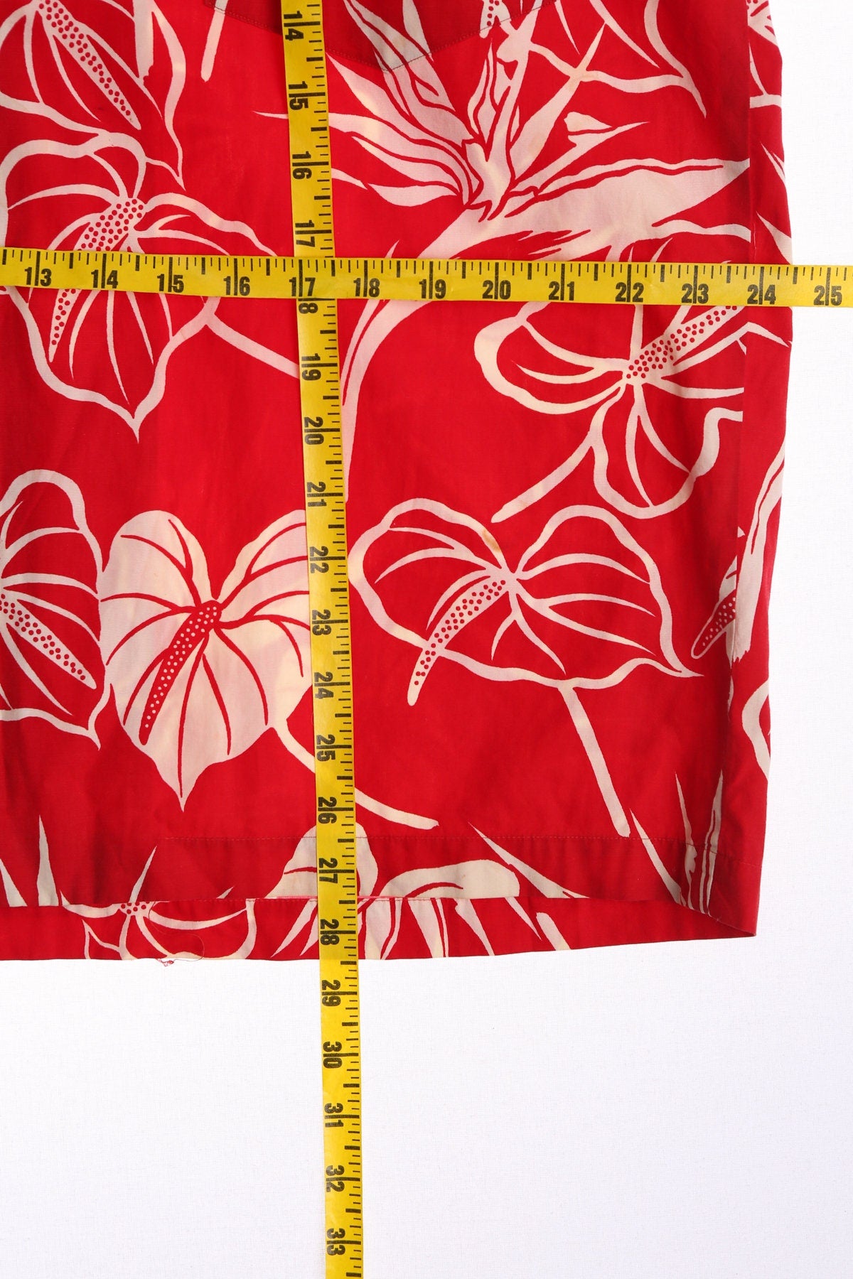 Vintage Men's Red Hawaiian Shirt - Made in Japan