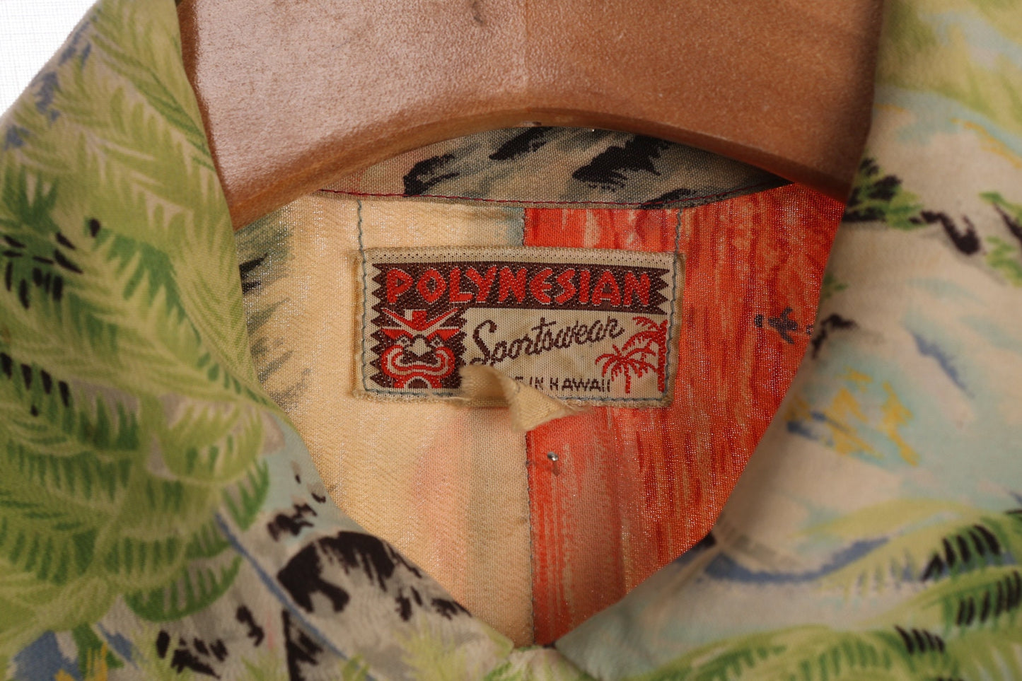 Vintage Men Hawaiian Shirt - Hawaii Print - Polynesian - Sportswear - Made in Hawaii