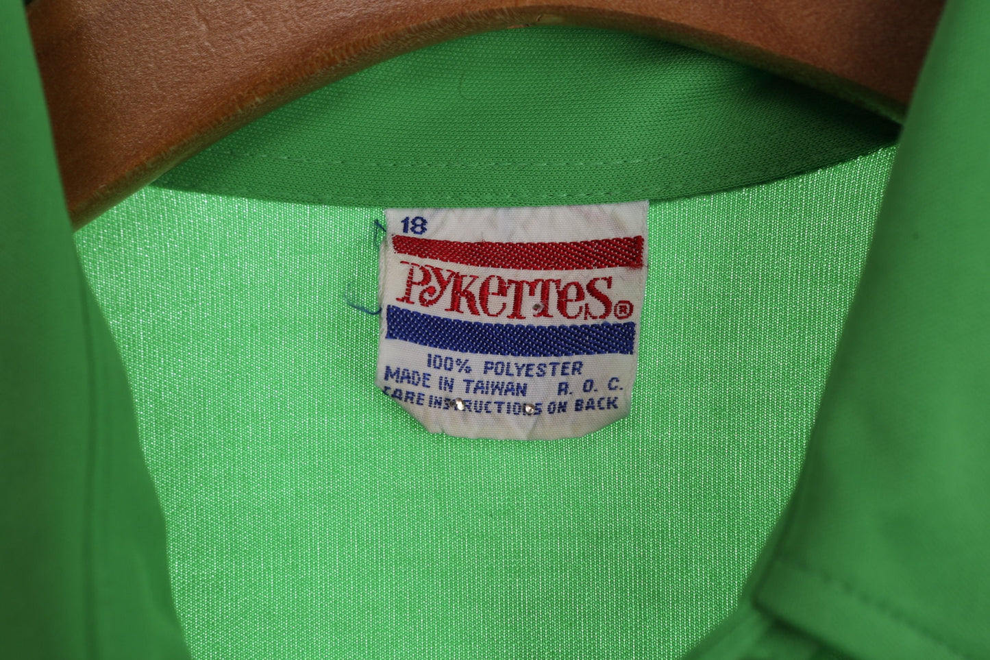 70's Women Green Poly Top