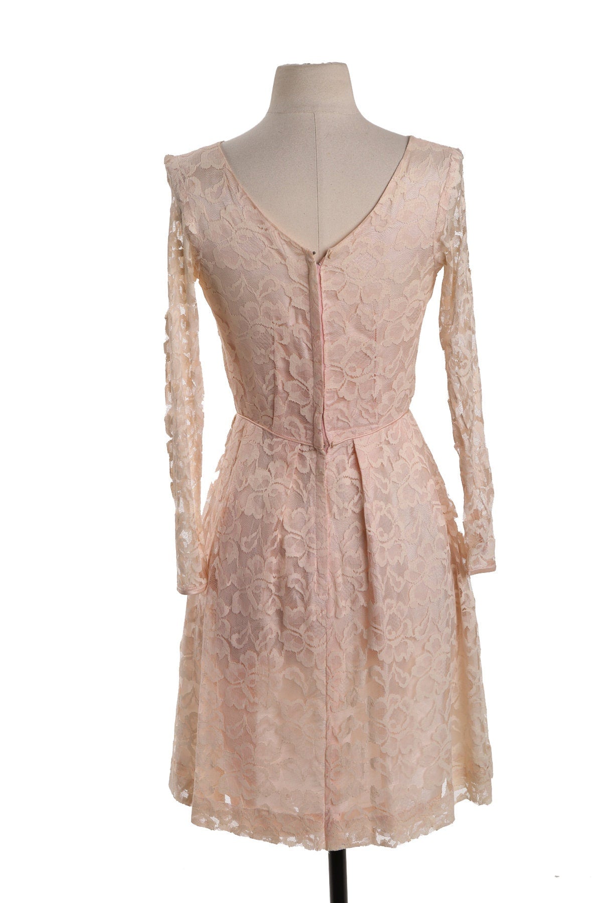 Vintage Pink Lace Dress - Long Sleeves - Front Bow Detail - Era 60's - 70's