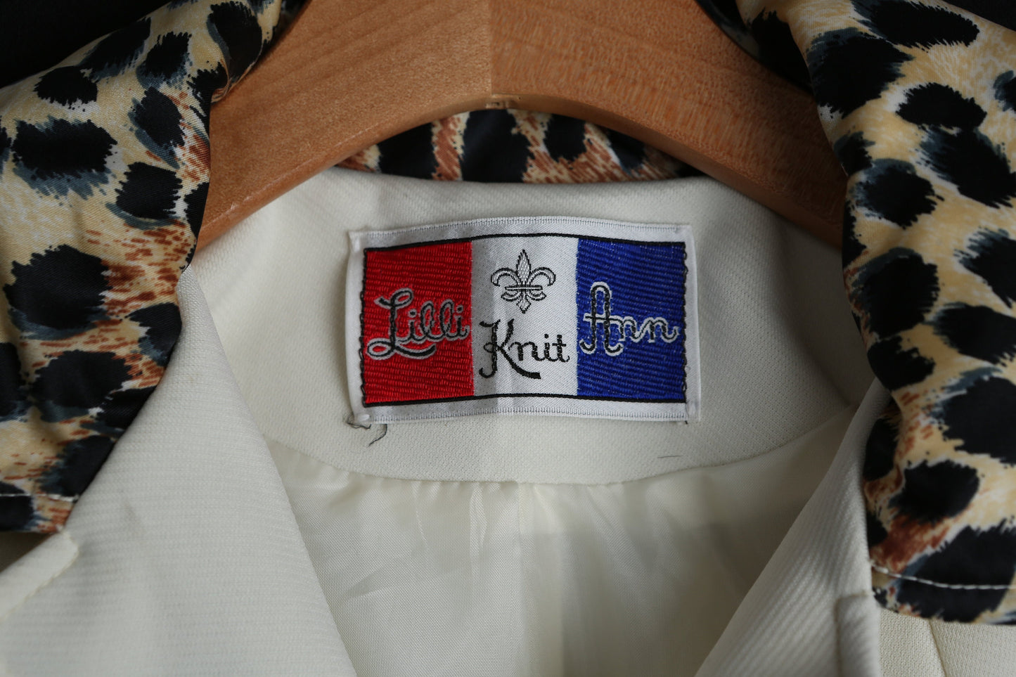 70's Women White Poncho with Leopard Print Patchwork