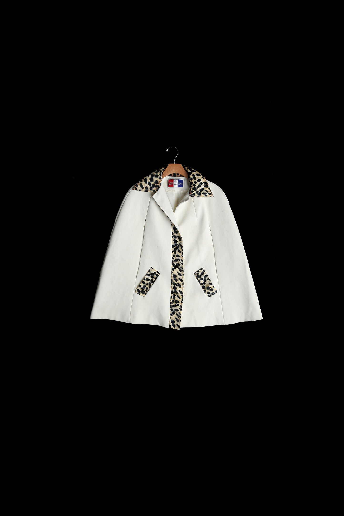 70's Women White Poncho with Leopard Print Patchwork