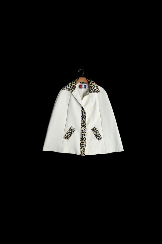 70's Women White Poncho with Leopard Print Patchwork