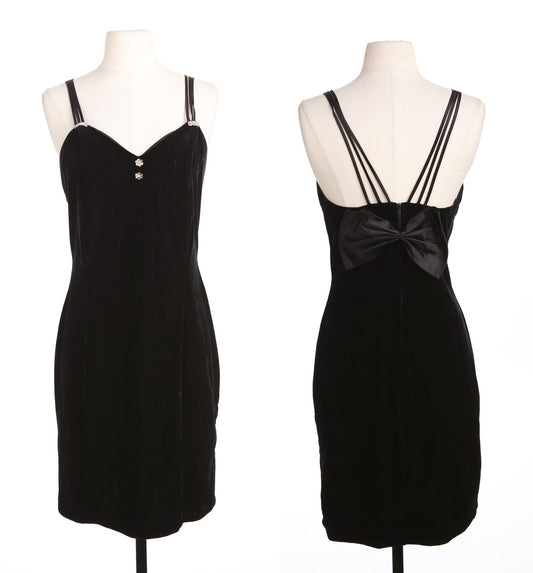 Vintage Women Strap Black Evening Dress with Back Bow Detail