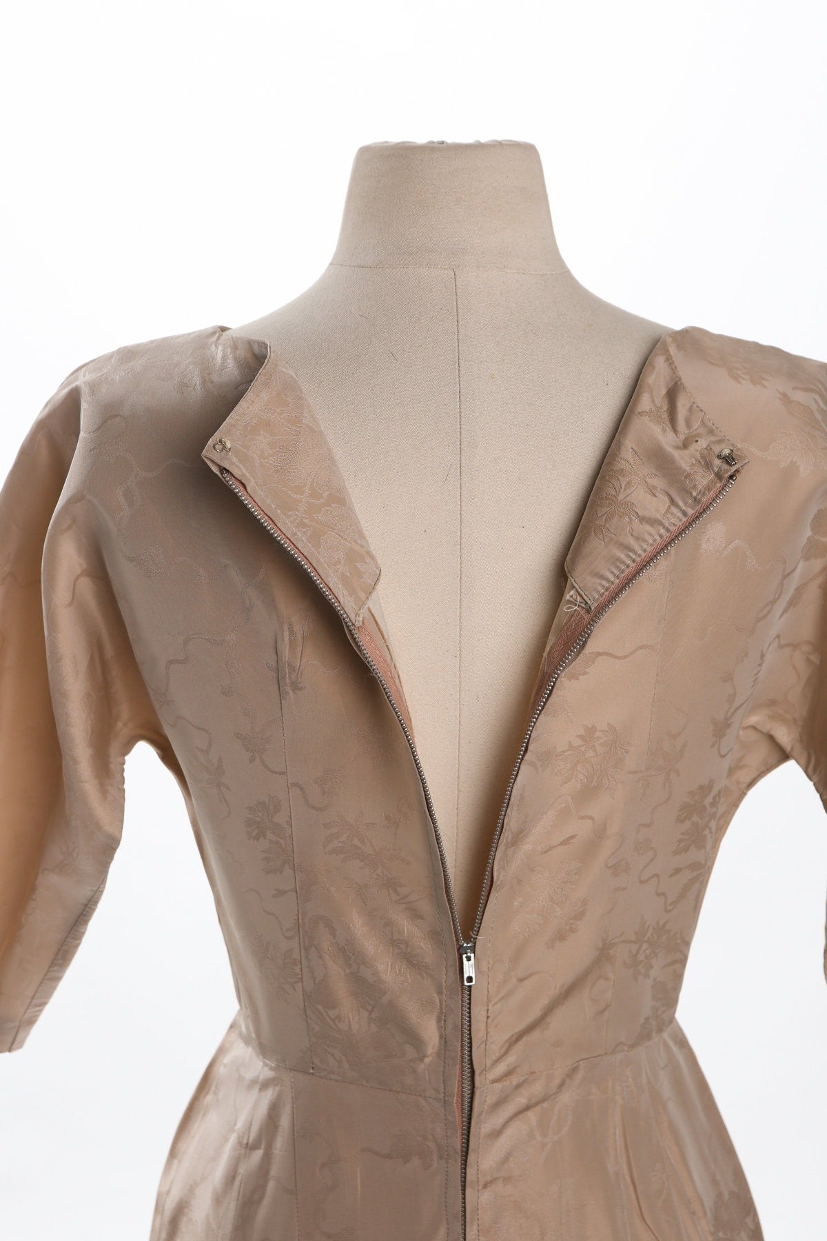 Vintage Women Evening Dress - Beige Brocade Floral Fabric - Era 50's - 60's