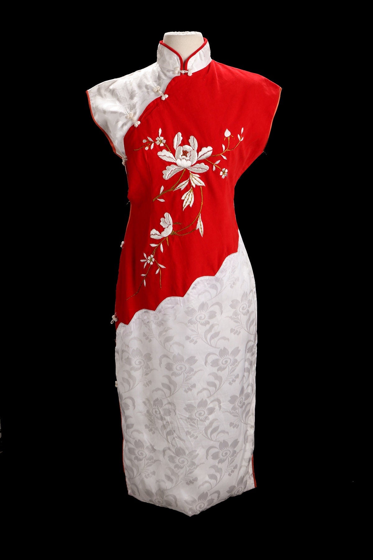 Vintage Cheongsam White and Red Dress with Floral Embroidered Details