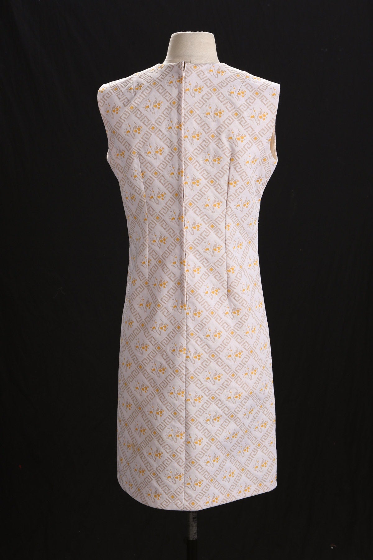 70's White Sleeveless Floral Print Summer Dress