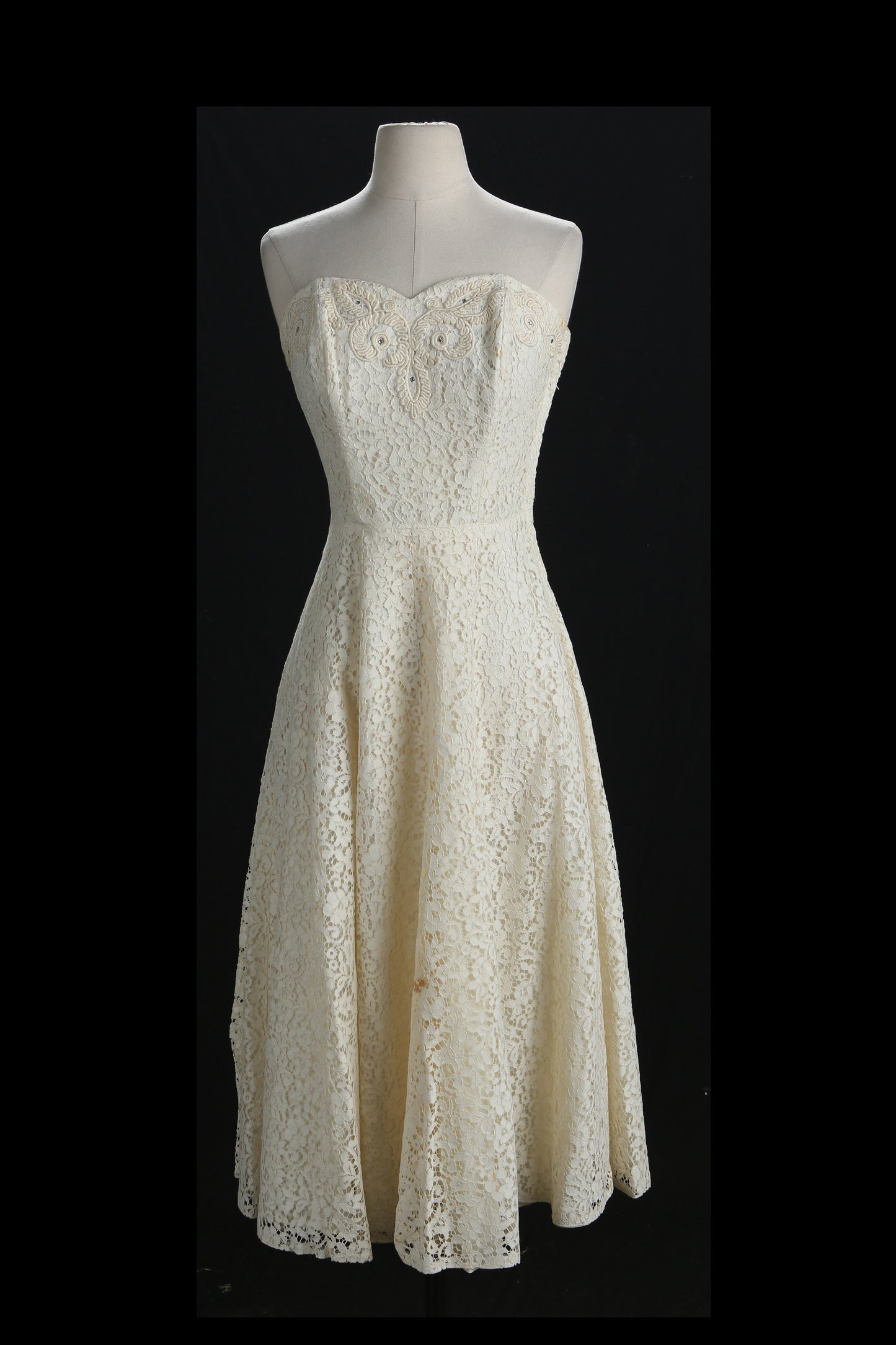 Vintage White Lace Wedding Dress - Styled by Prima - Era 50's - 60's
