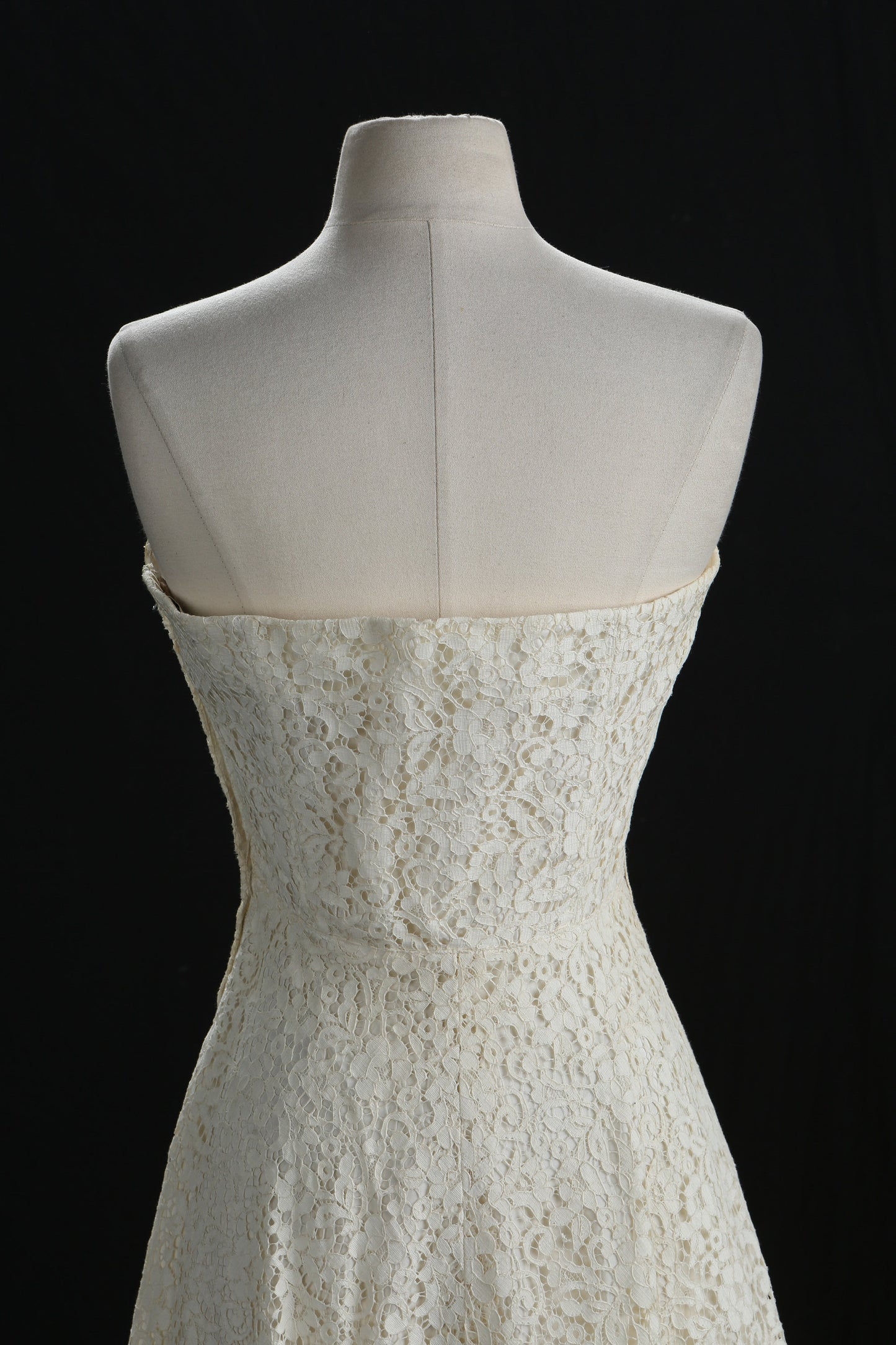 Vintage White Lace Wedding Dress - Styled by Prima - Era 50's - 60's