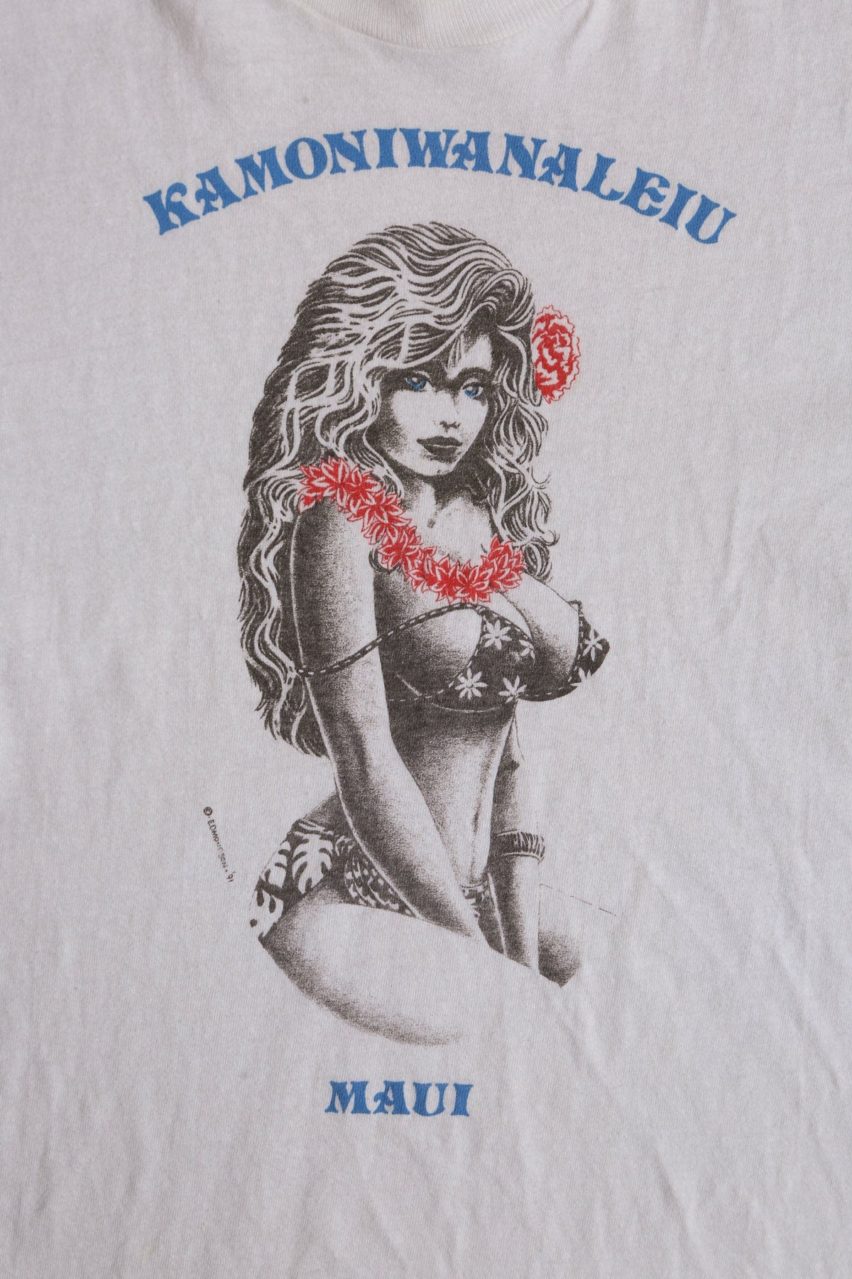 Vintage Maui Girl Graphic T-shirt - Kamoniwanaleiu - Hawaii
