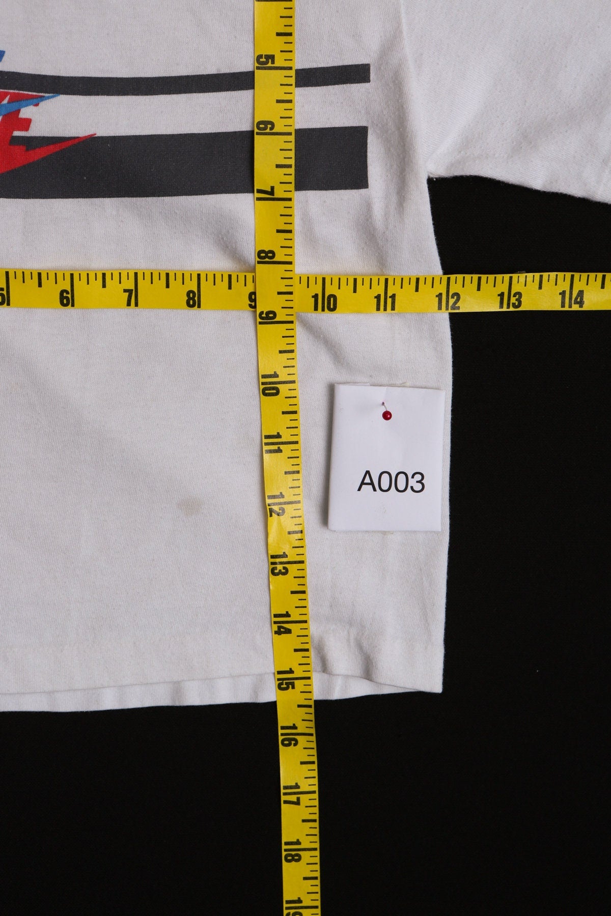 Vintage Children Nike White Graphic T-shirt - Blue Label - Striped - Era 80's -90's