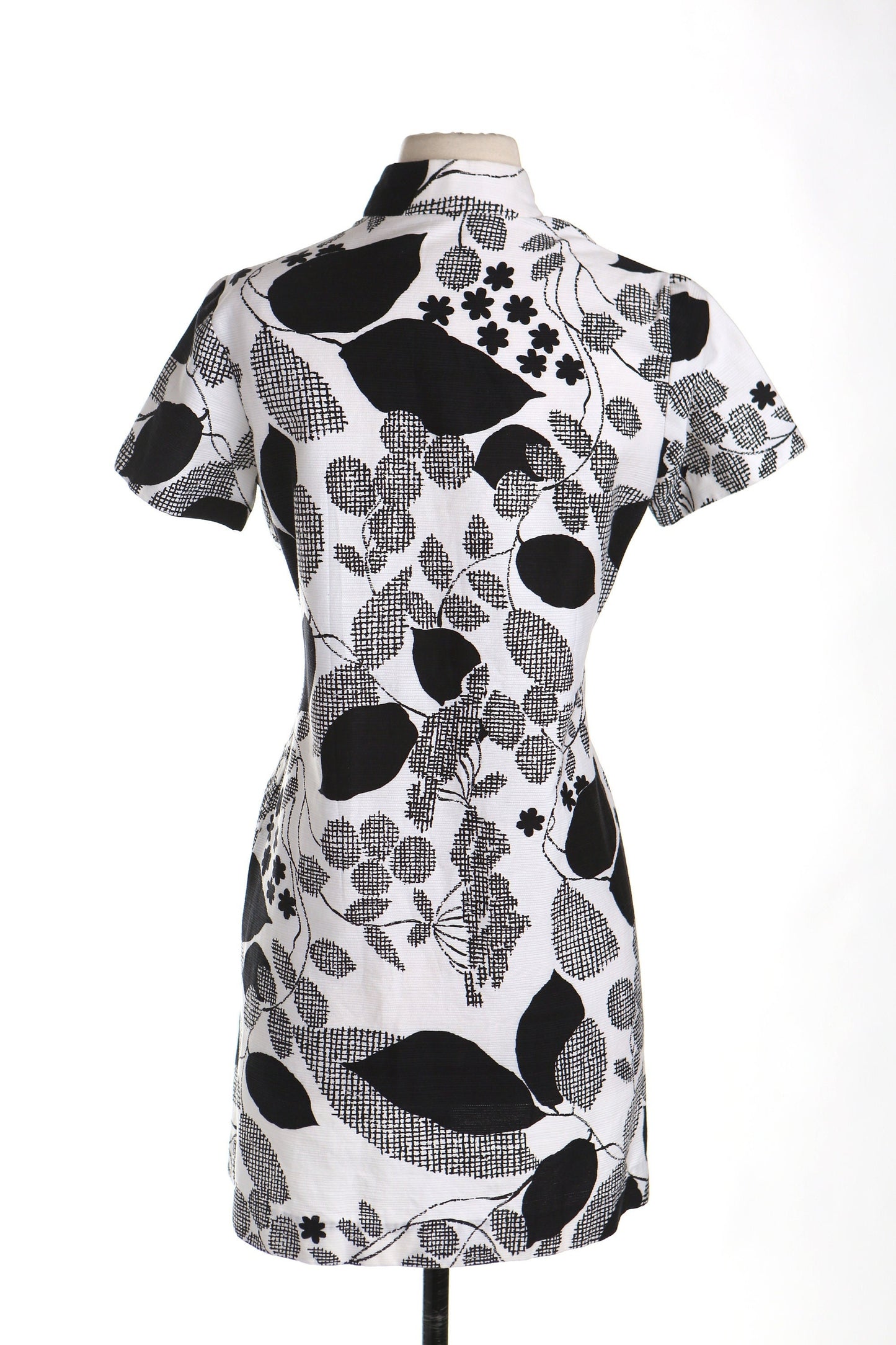 Vintage 70's floral print dress mod casual white black zipper closure disco