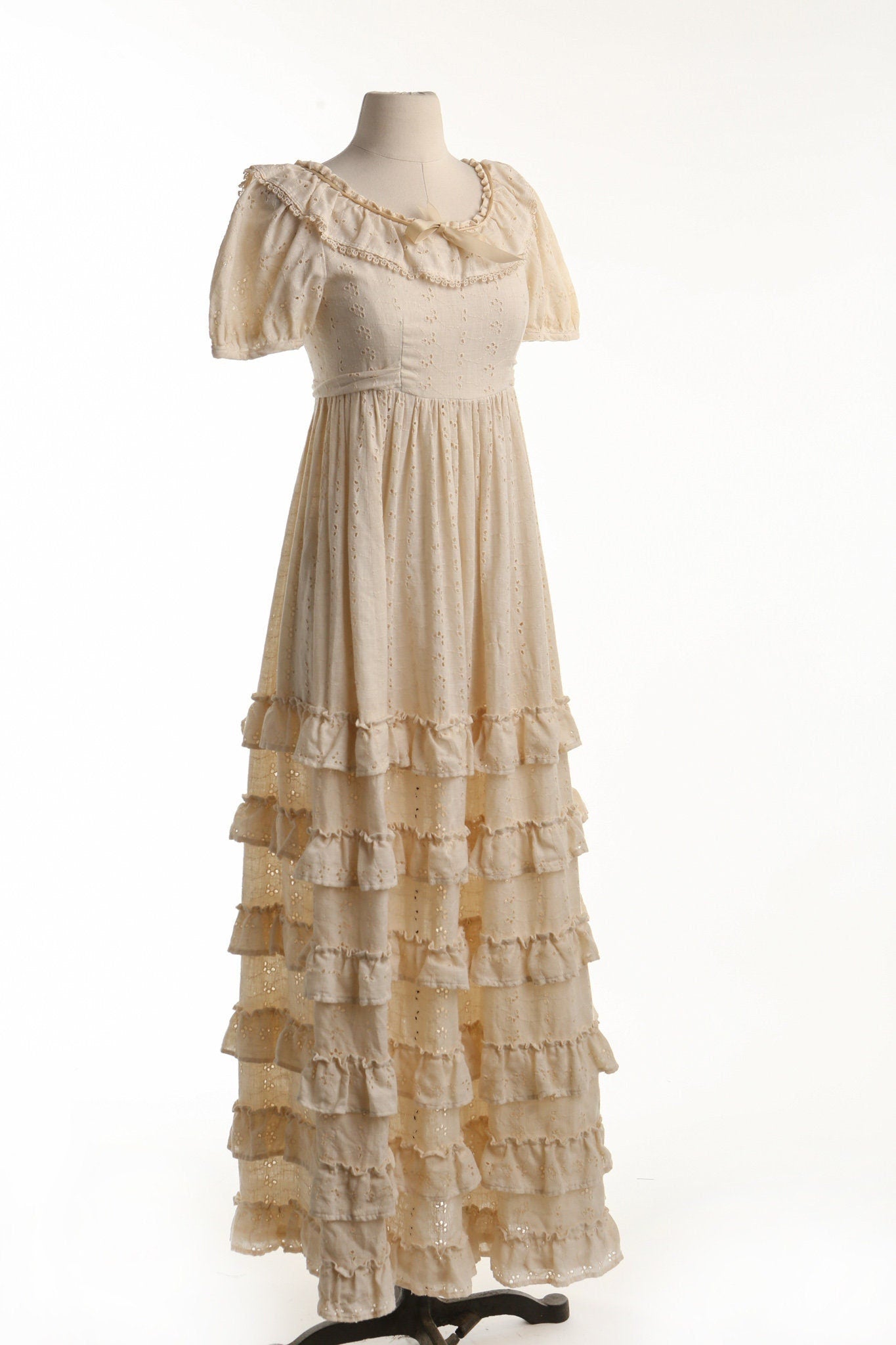 Vintage 70's long victorian americana hipppie boho dress beige ruffled