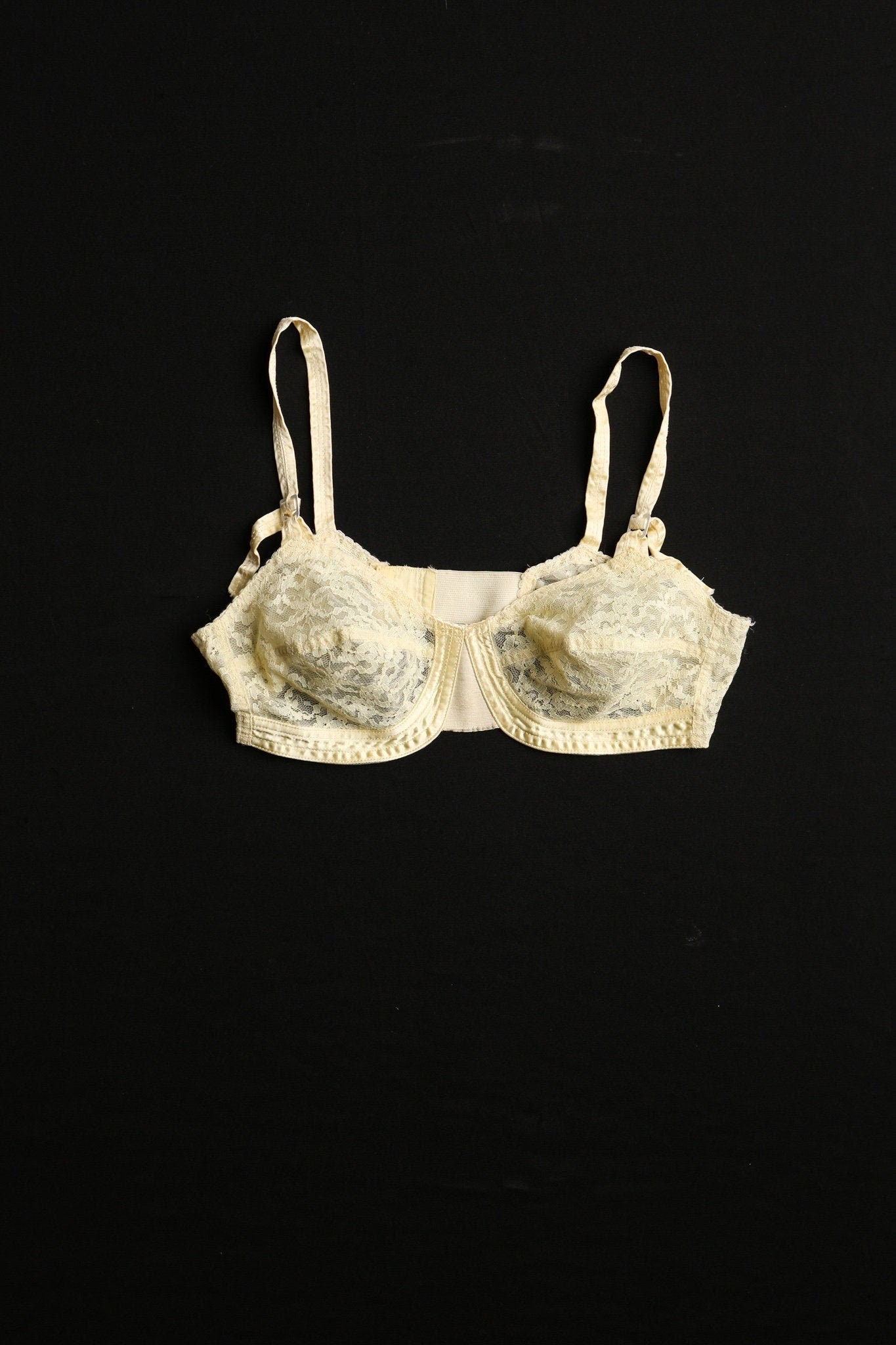 Vintage bralette lace off white yellow women 70's 50's lingeries bra