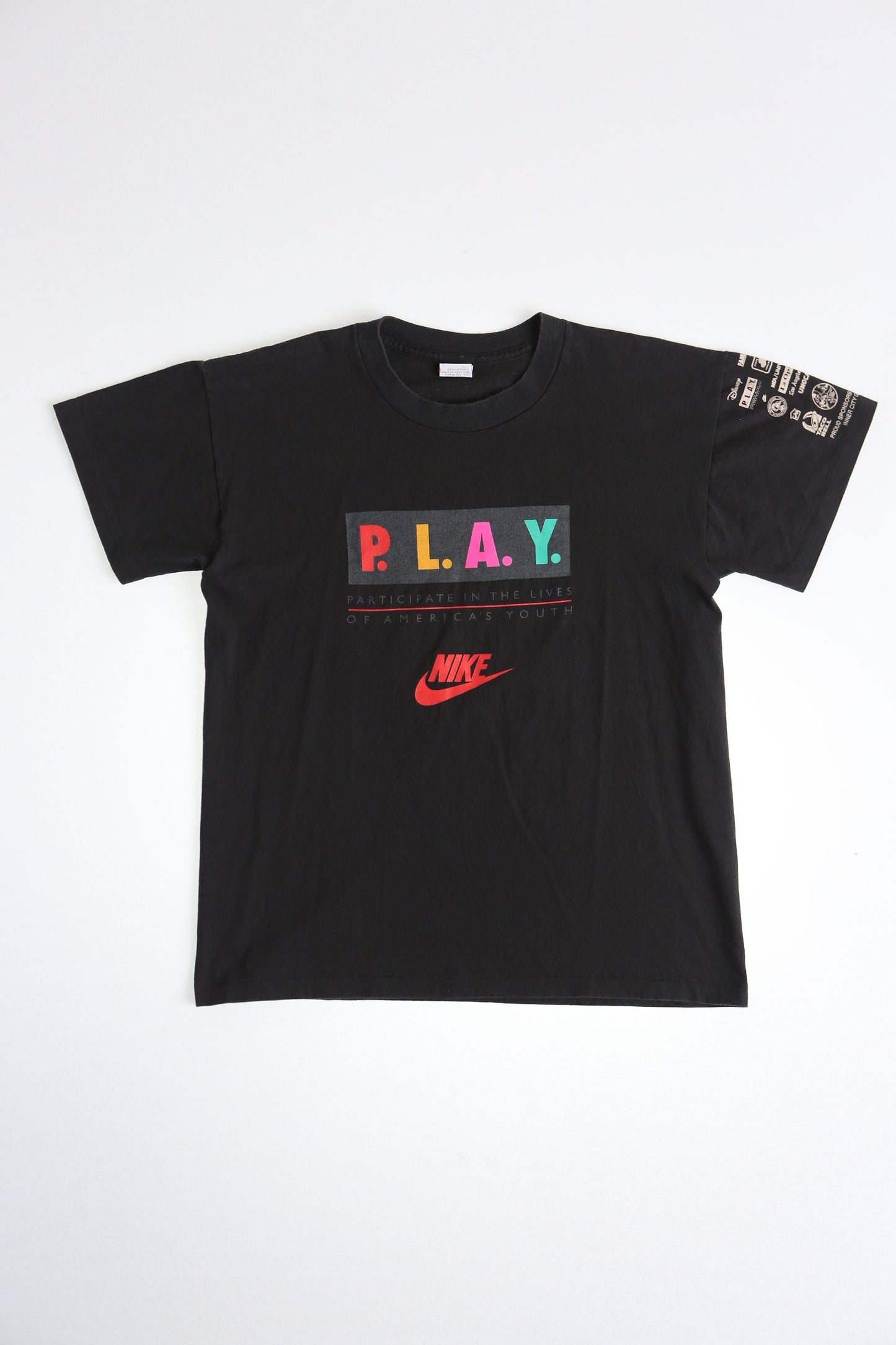 Nike vintage t-shirt black red fly play sports american youth