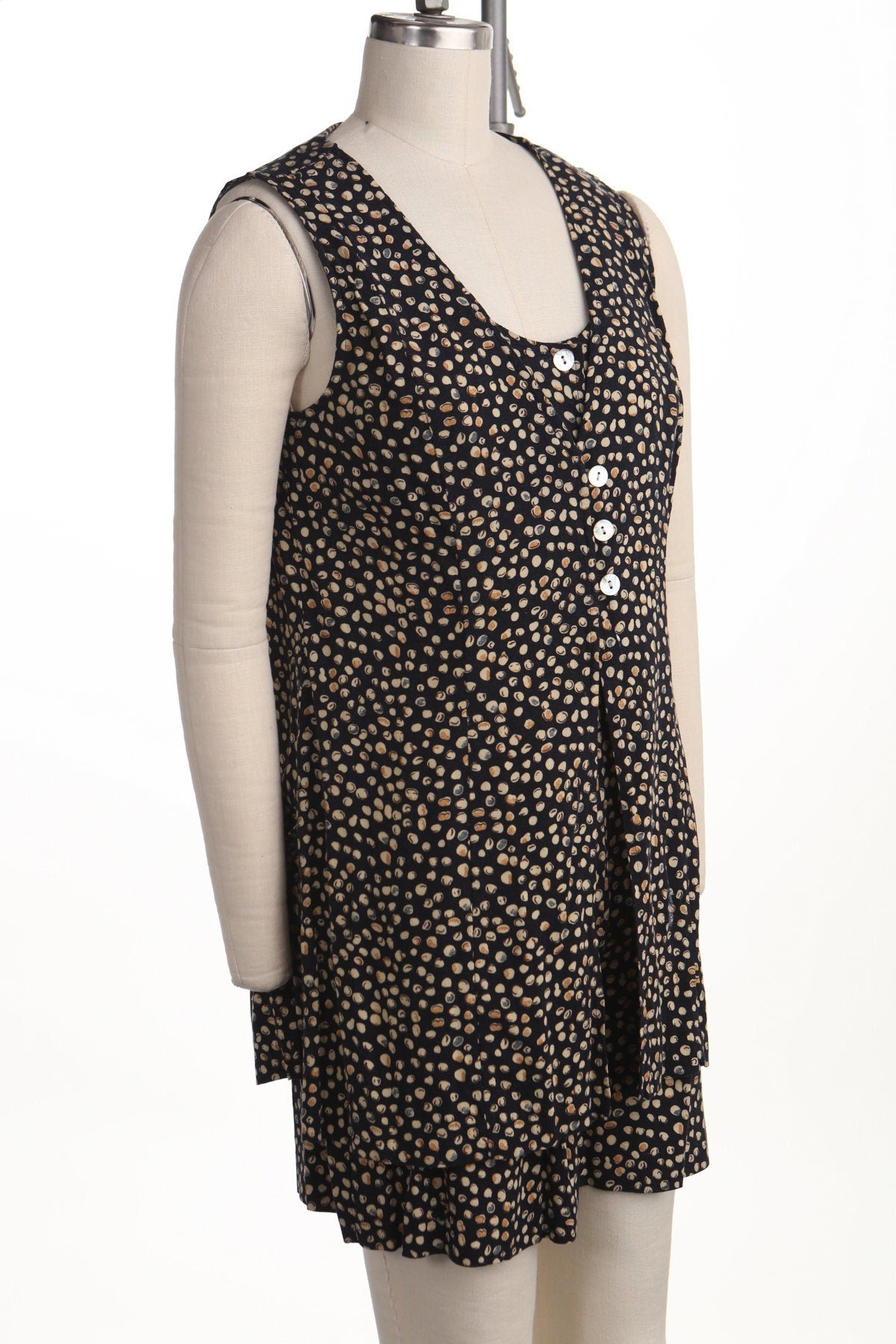 Vintage 90's rayon black short women summer button front closure