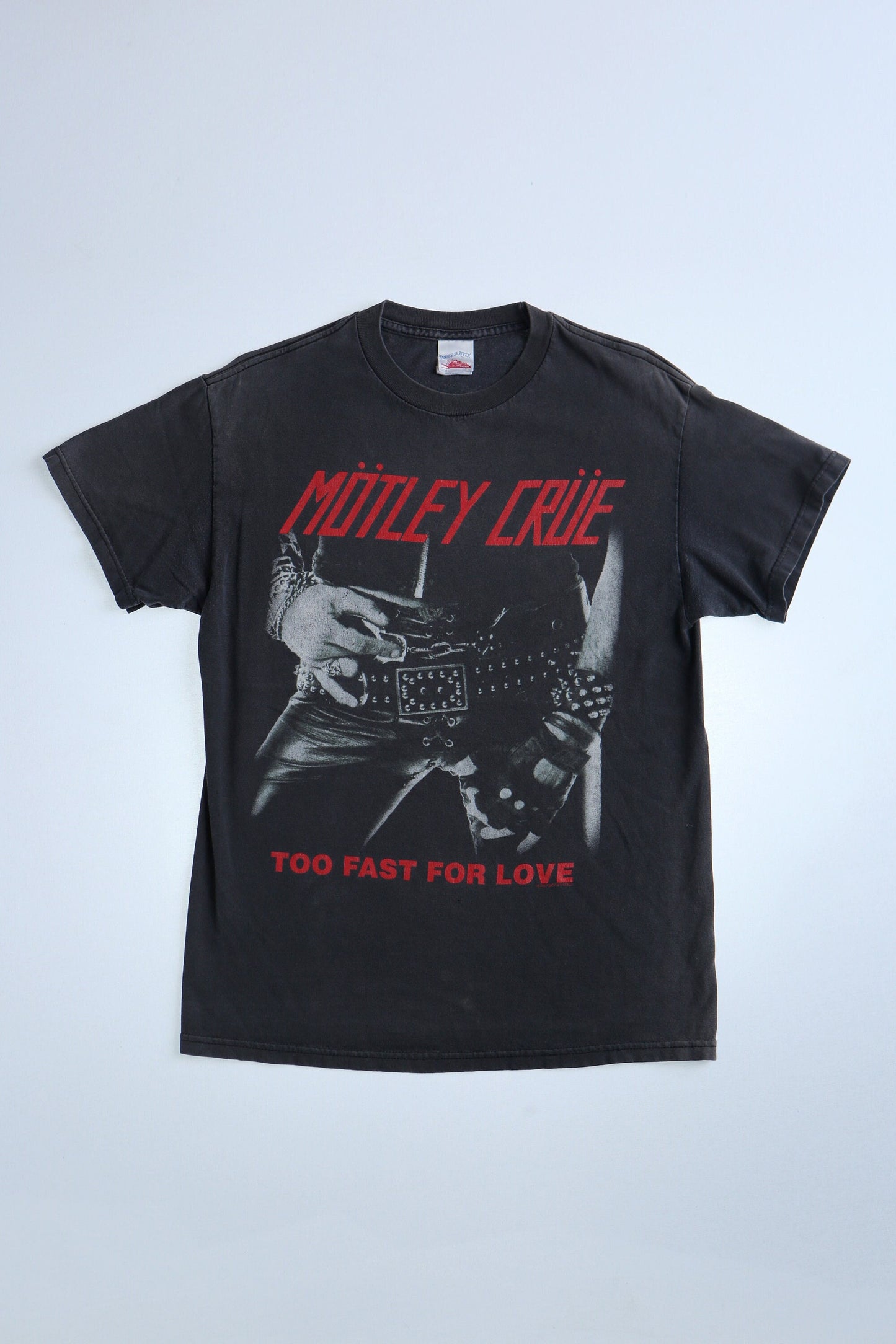 Motley crue vintage t-shirt too fast for love label tennessee river