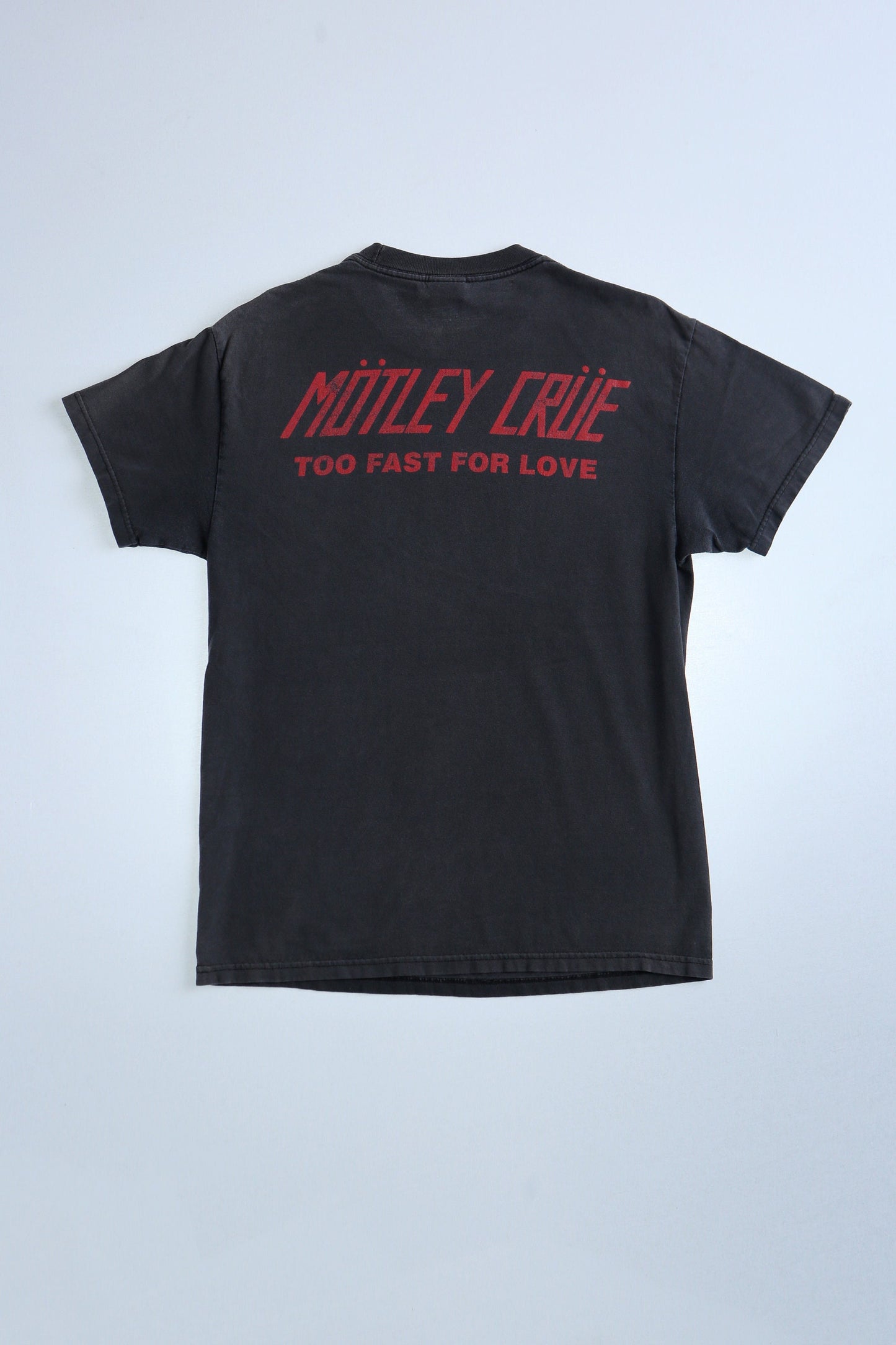 Motley crue vintage t-shirt too fast for love label tennessee river