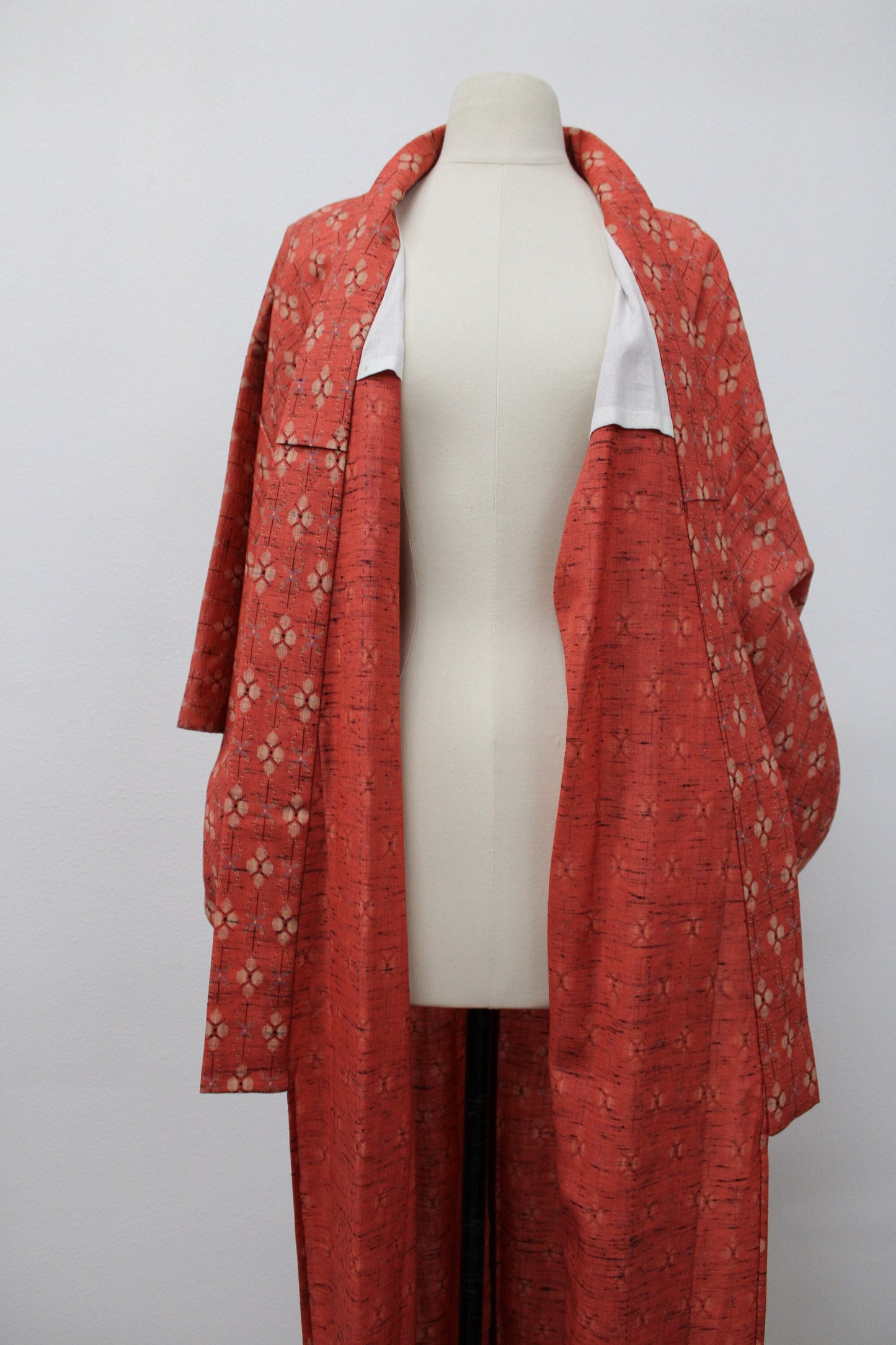 Kimono japanese red abstract print