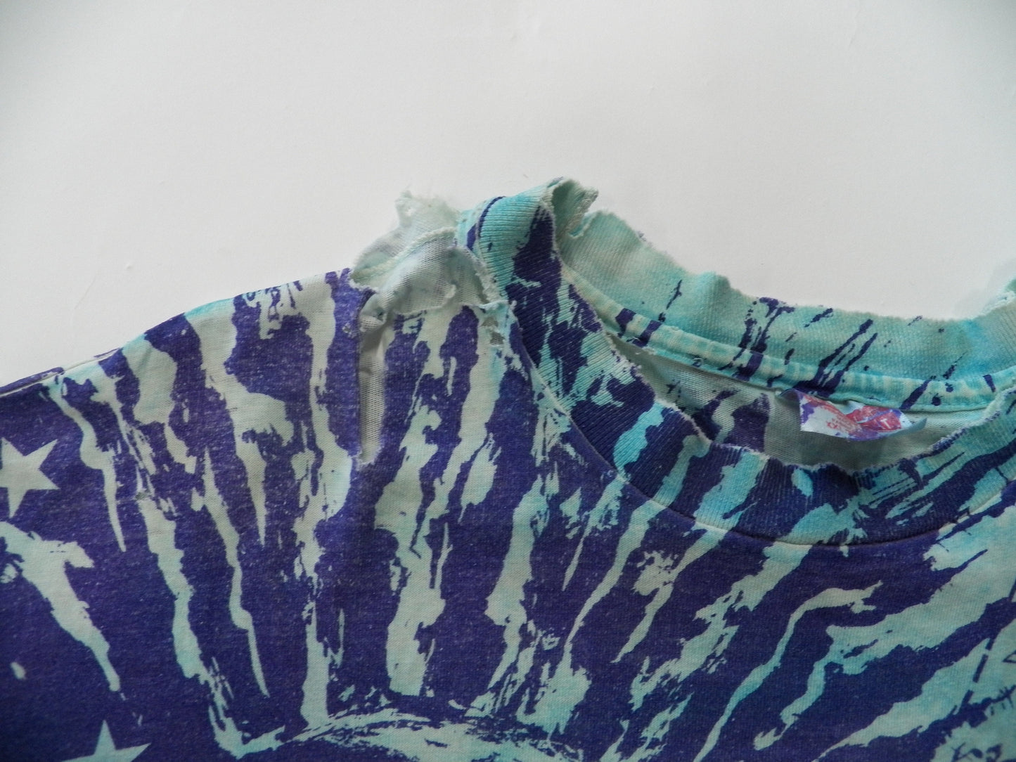 Tie dye distressed music t-shirt blue white navy blue moon stars 1993 sneaky tees the festival at sandpoint