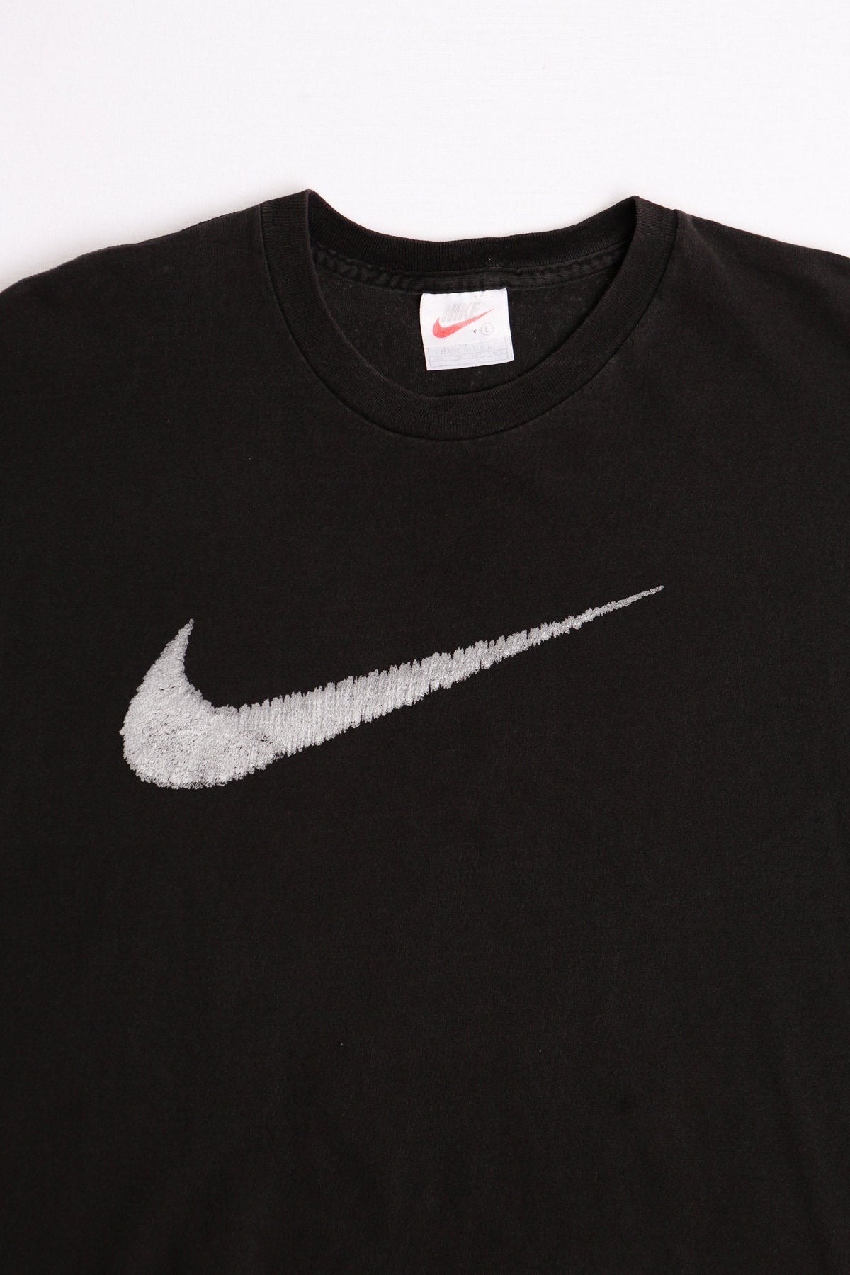 Vintage nike t-shirt black white red fly 90's y2k