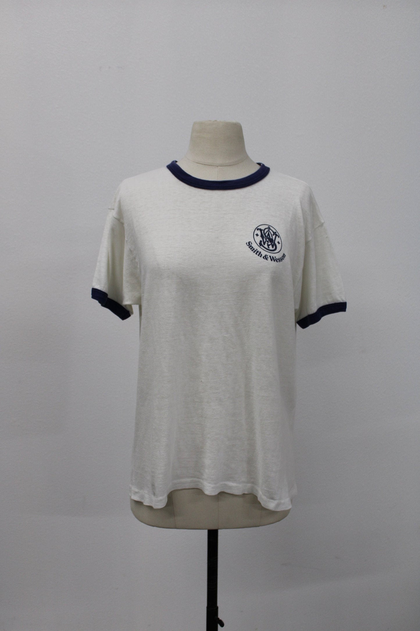 Smith and wesson vintage graphic sw hanes label made in usa t-shirt 70's 80's